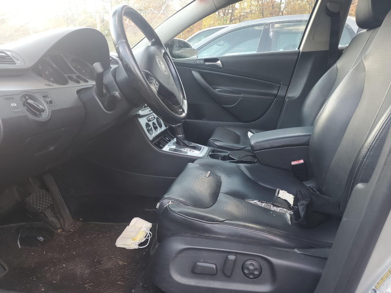 2009 Volkswagen Passat Turbo Silver vin: WVWJK73C19P044400