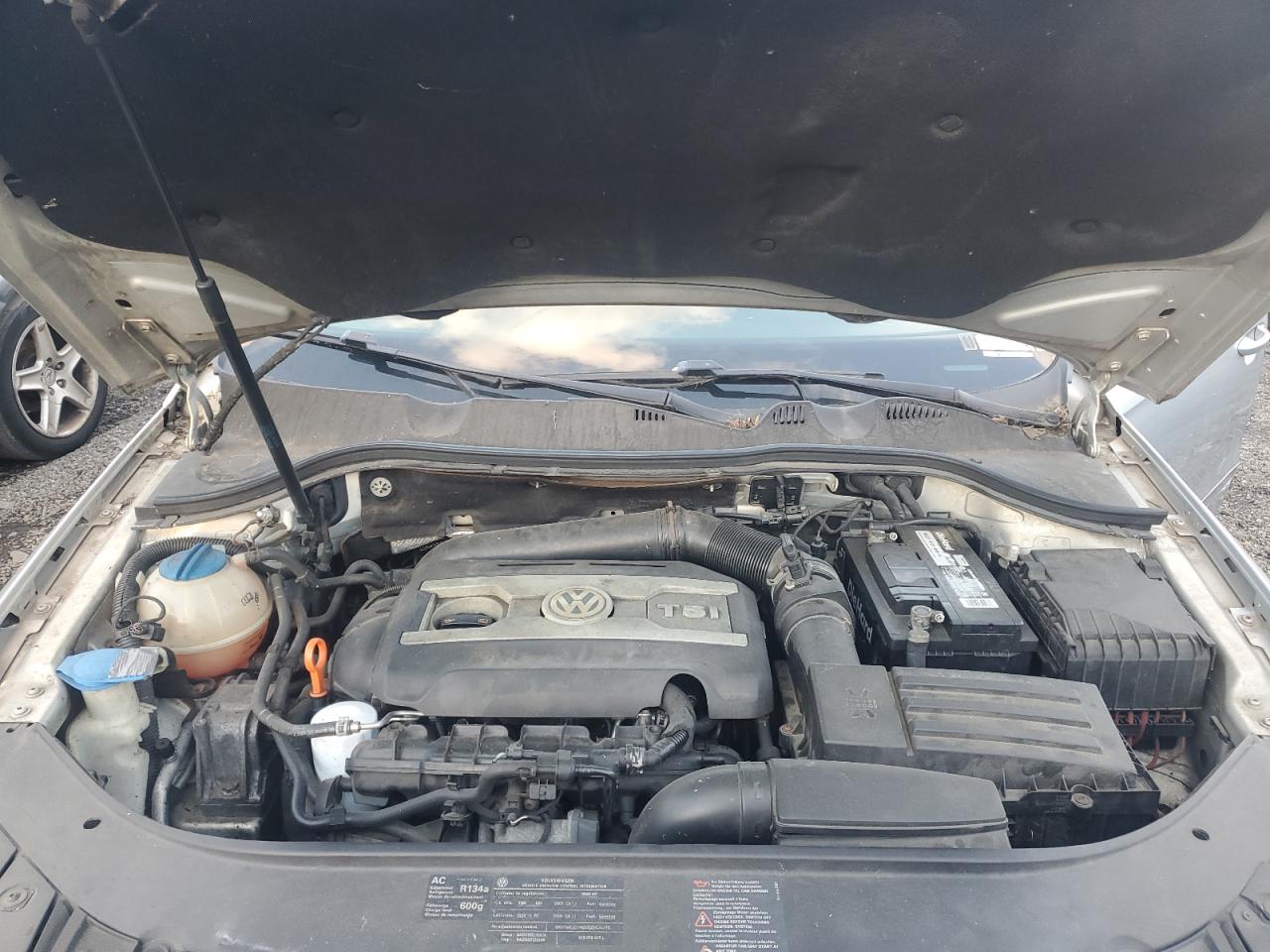 2009 Volkswagen Passat Turbo Silver vin: WVWJK73C19P044400