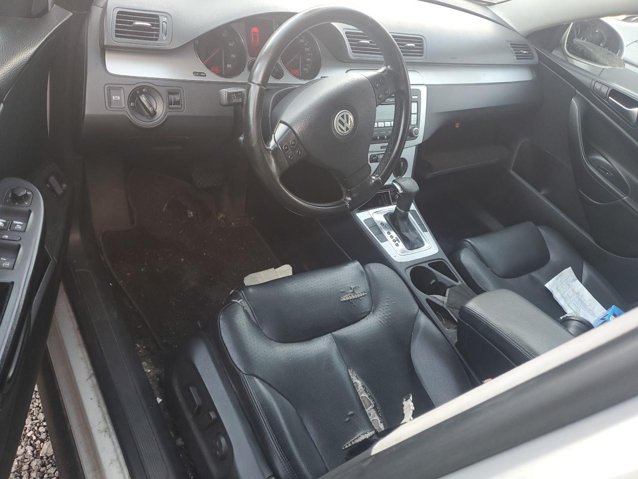 2009 Volkswagen Passat Turbo Silver vin: WVWJK73C19P044400