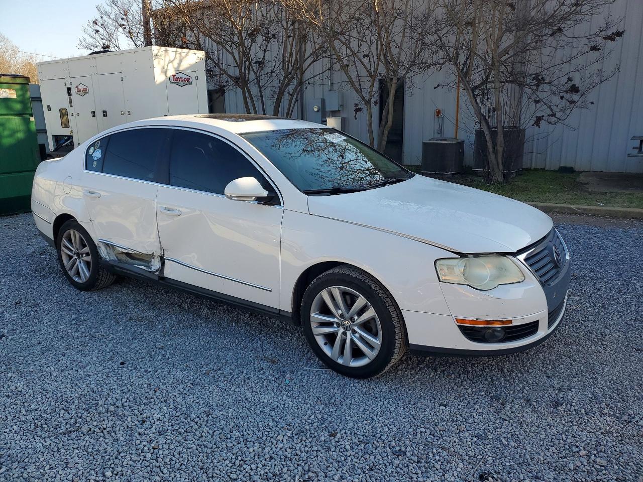 2009 Volkswagen Passat Turbo Белый vin: WVWJK73C19P050231