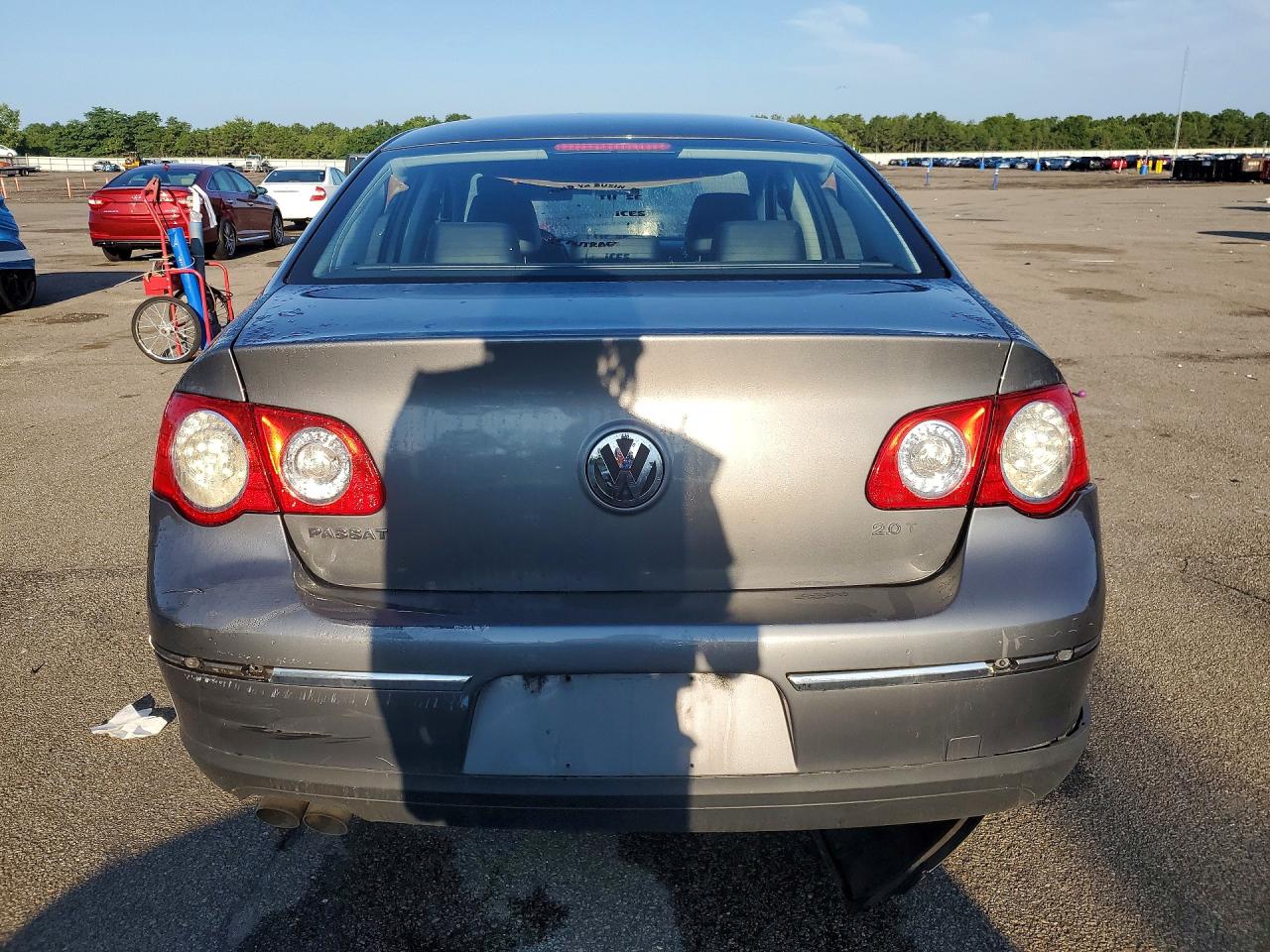 2008 Volkswagen Passat Turbo Gray vin: WVWJK73C28E217576
