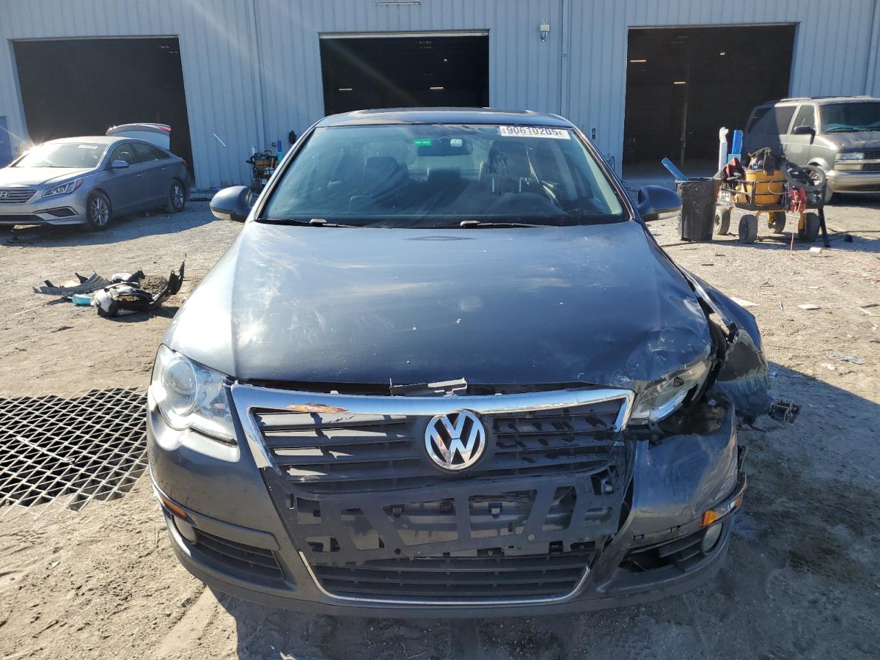 2009 Volkswagen Passat Turbo Gray vin: WVWJK73C29P015343