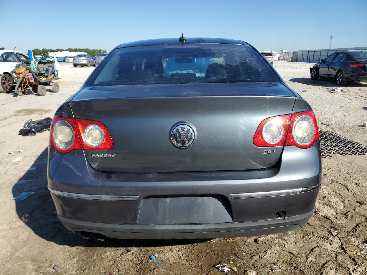 2009 Volkswagen Passat Turbo Gray vin: WVWJK73C29P015343