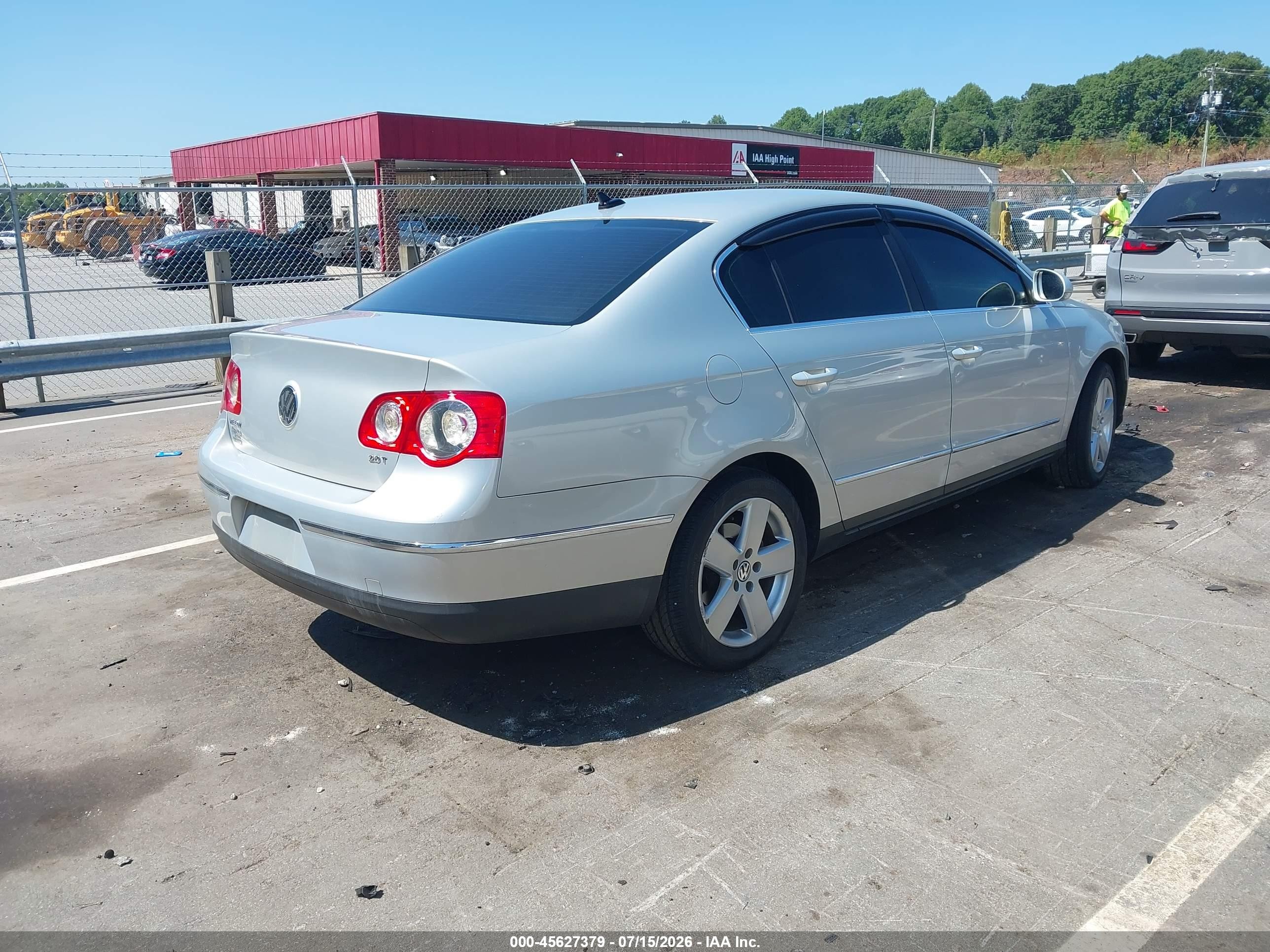 2009 Volkswagen Passat Komfort Beige vin: WVWJK73C29P052294