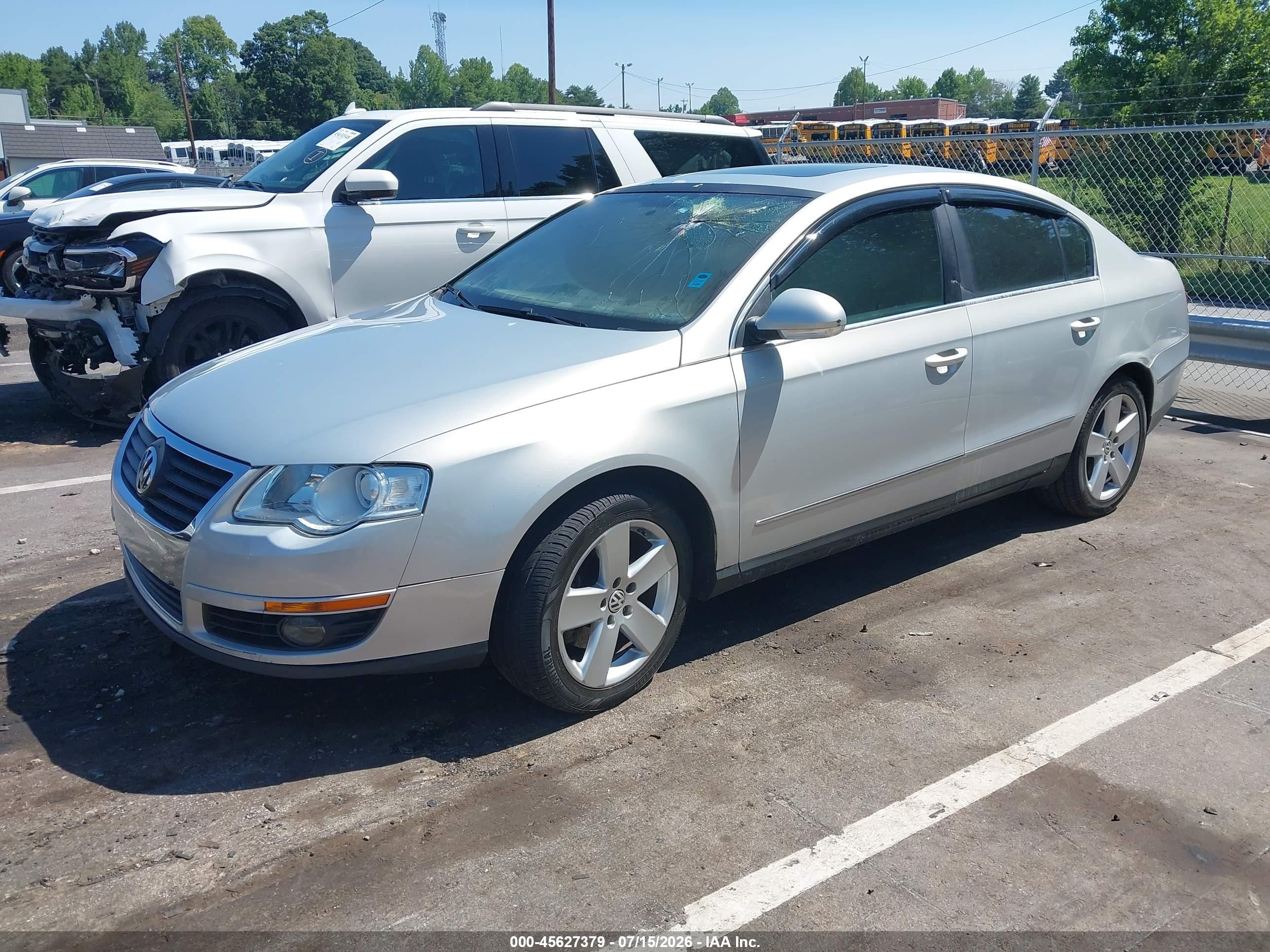 2009 Volkswagen Passat Komfort Beige vin: WVWJK73C29P052294