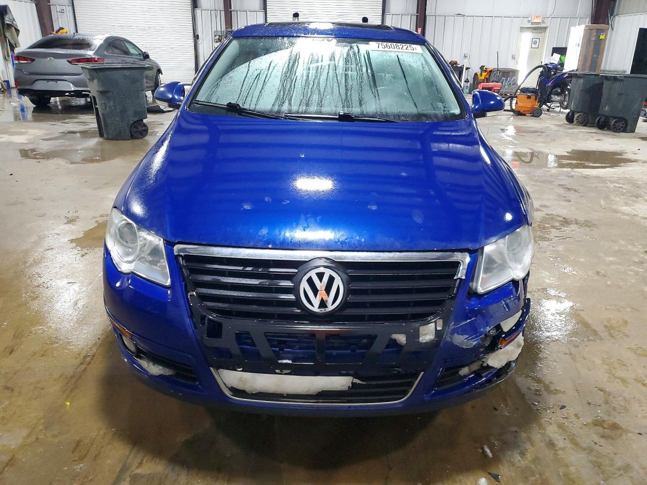 2009 Volkswagen Passat Turbo Blue vin: WVWJK73C29P052974