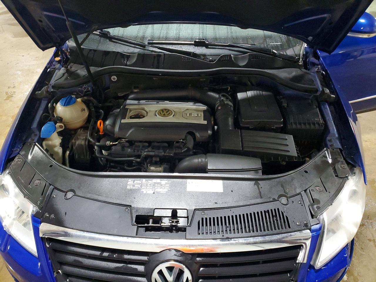 2009 Volkswagen Passat Turbo Blue vin: WVWJK73C29P052974
