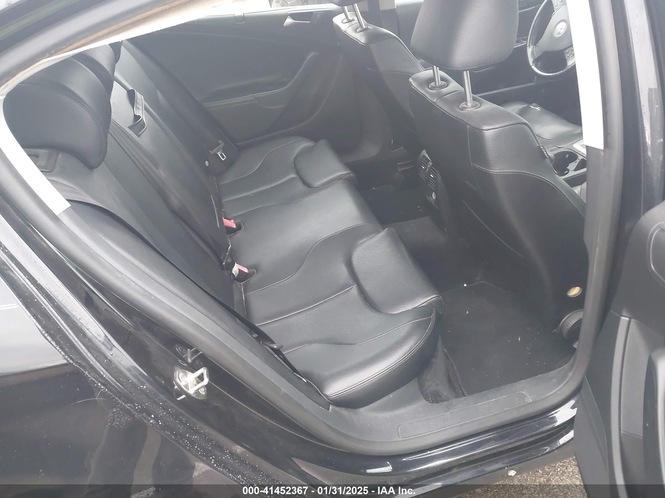 2009 Volkswagen Passat Komfort Black vin: WVWJK73C39P034306