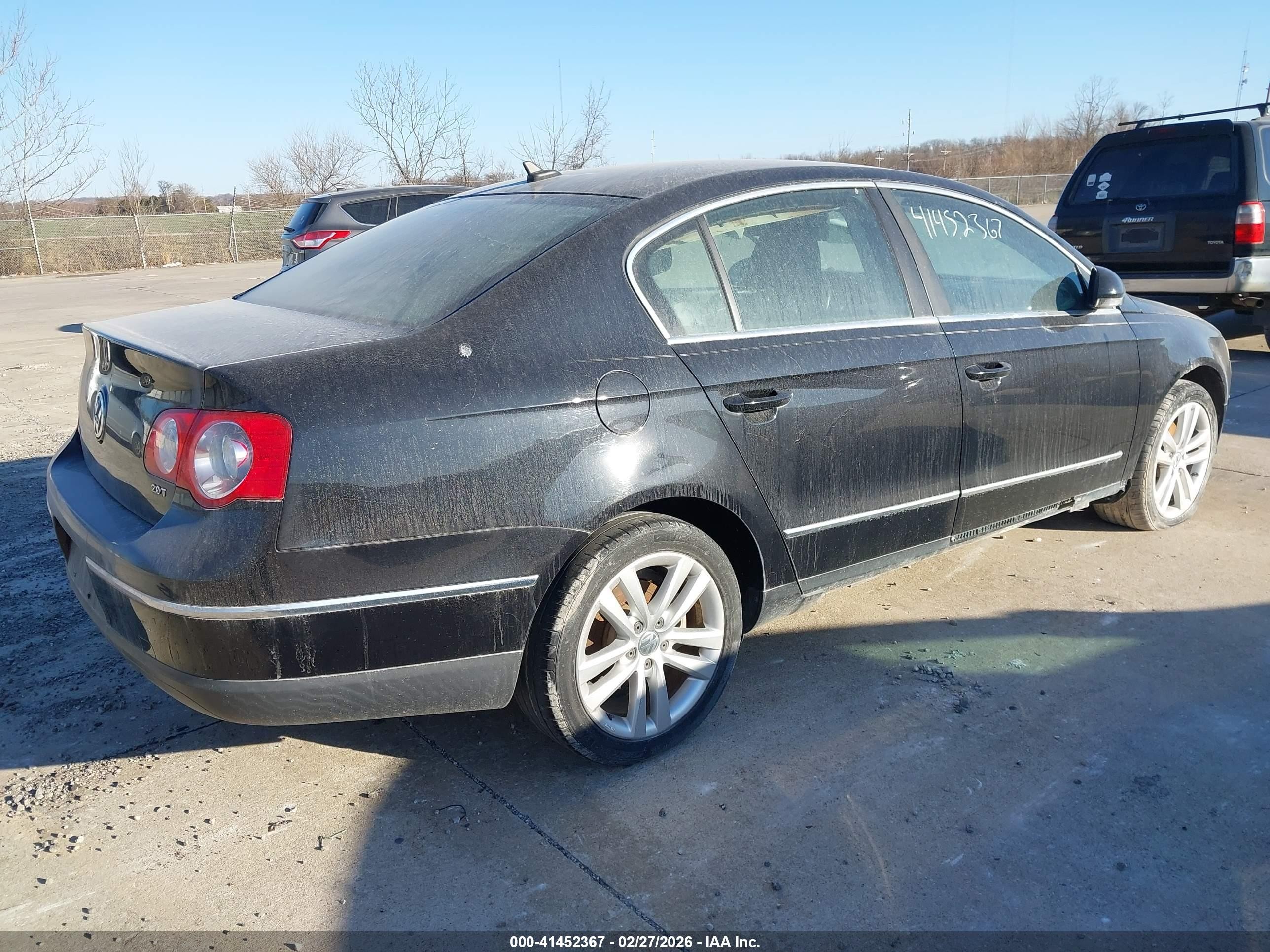 2009 Volkswagen Passat Komfort Black vin: WVWJK73C39P034306