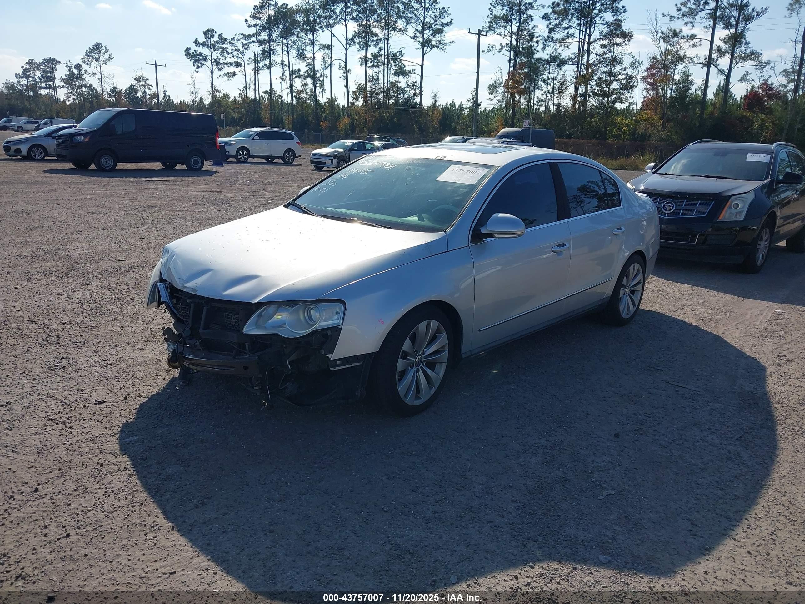 2009 Volkswagen Passat Komfort Серебряный vin: WVWJK73C39P041501