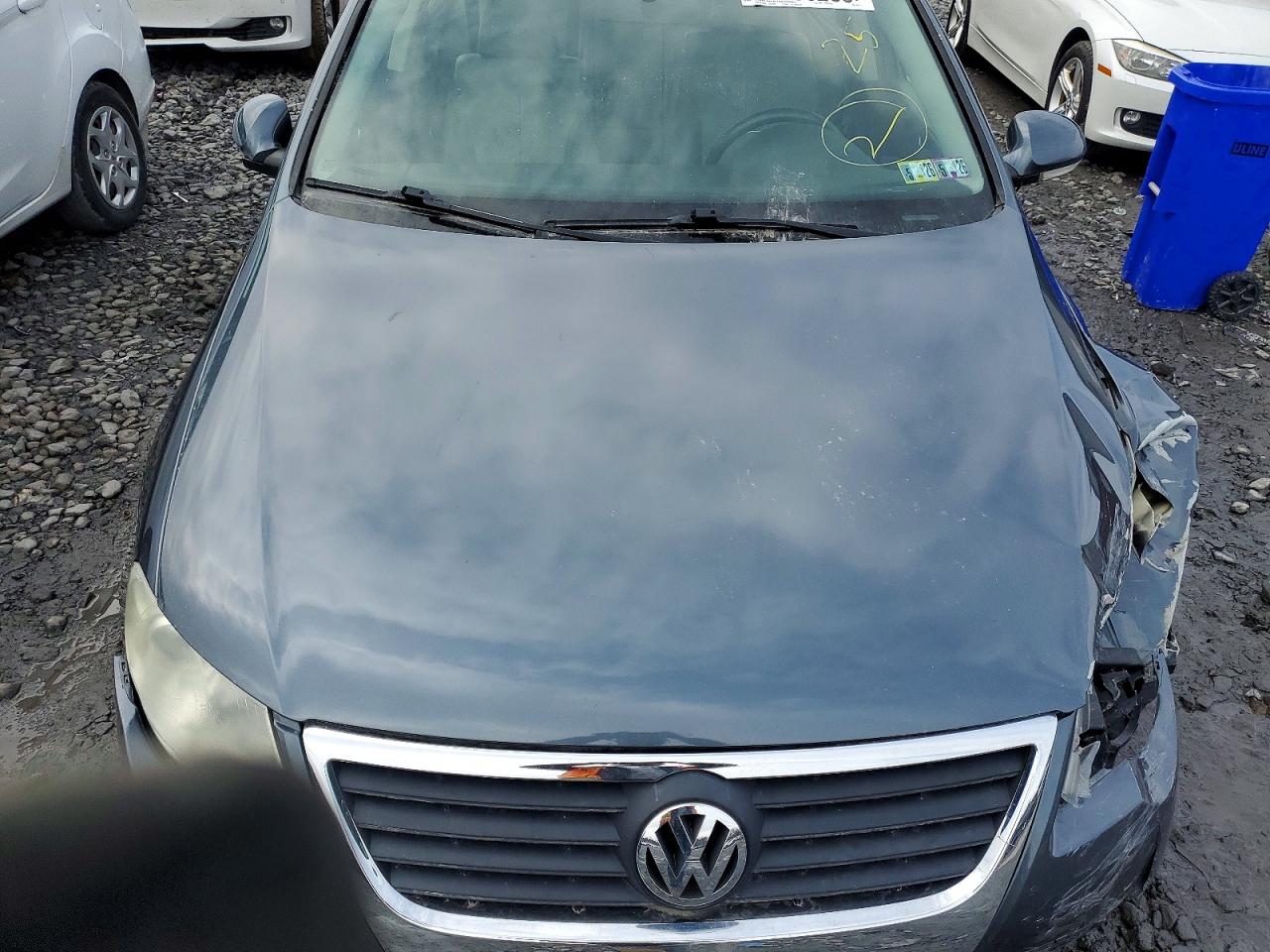 2009 Volkswagen Passat Turbo Blue vin: WVWJK73C39P042311