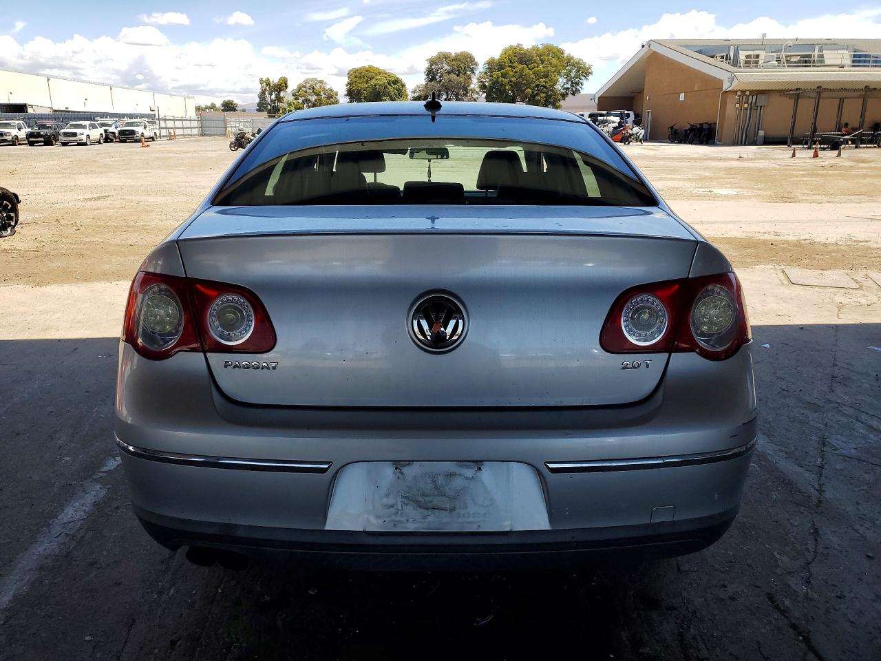 2009 Volkswagen Passat Turbo Silver vin: WVWJK73C49P043144
