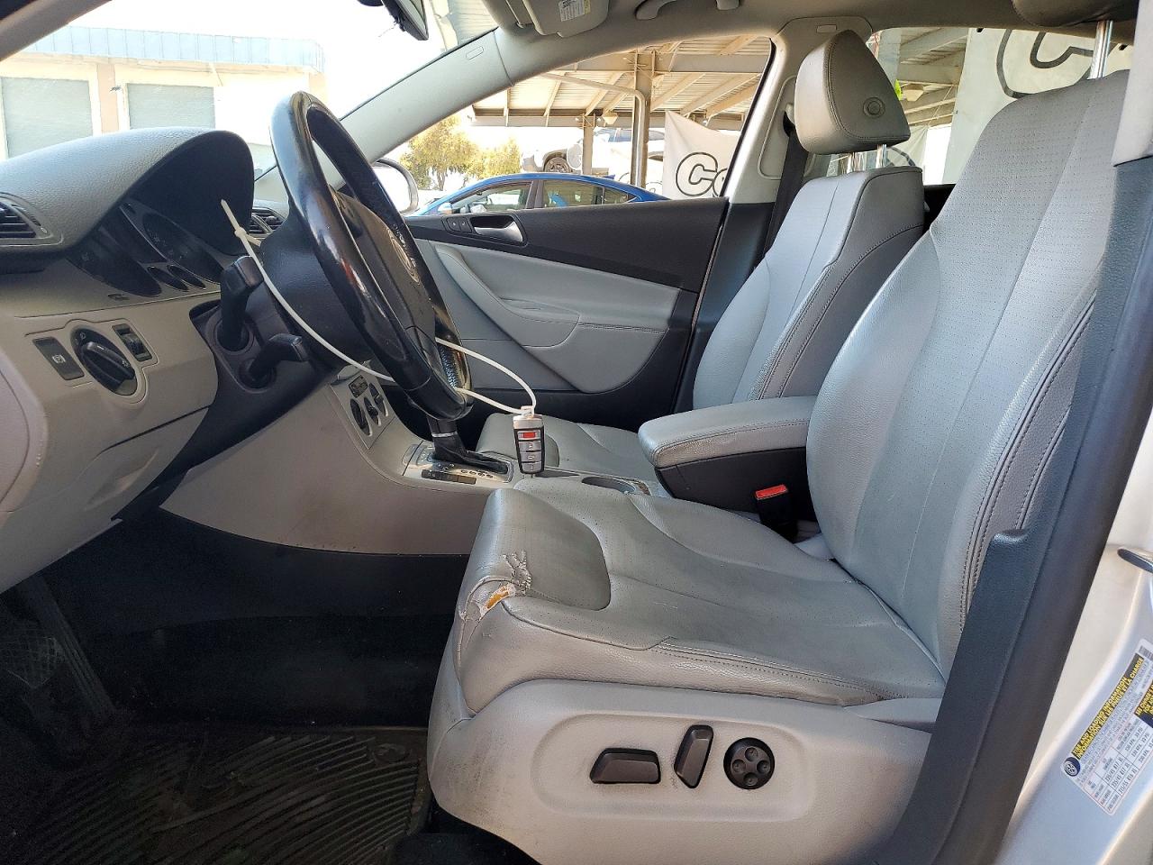 2009 Volkswagen Passat Turbo Silver vin: WVWJK73C49P043144