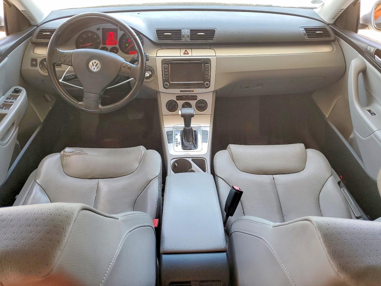 2009 Volkswagen Passat Turbo Silver vin: WVWJK73C49P043144