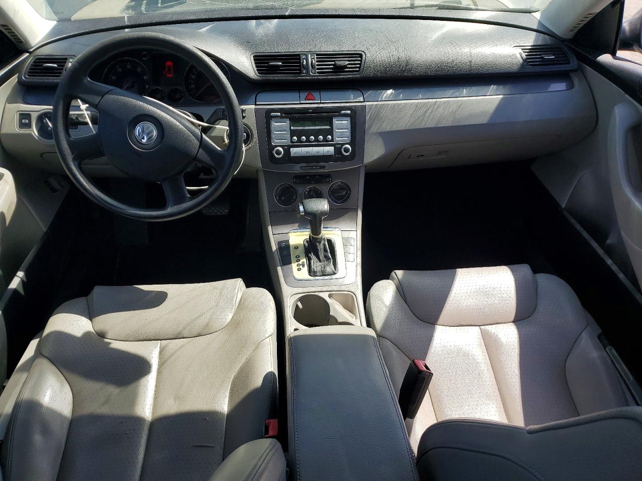 2008 Volkswagen Passat Turbo Silver vin: WVWJK73C58P104550