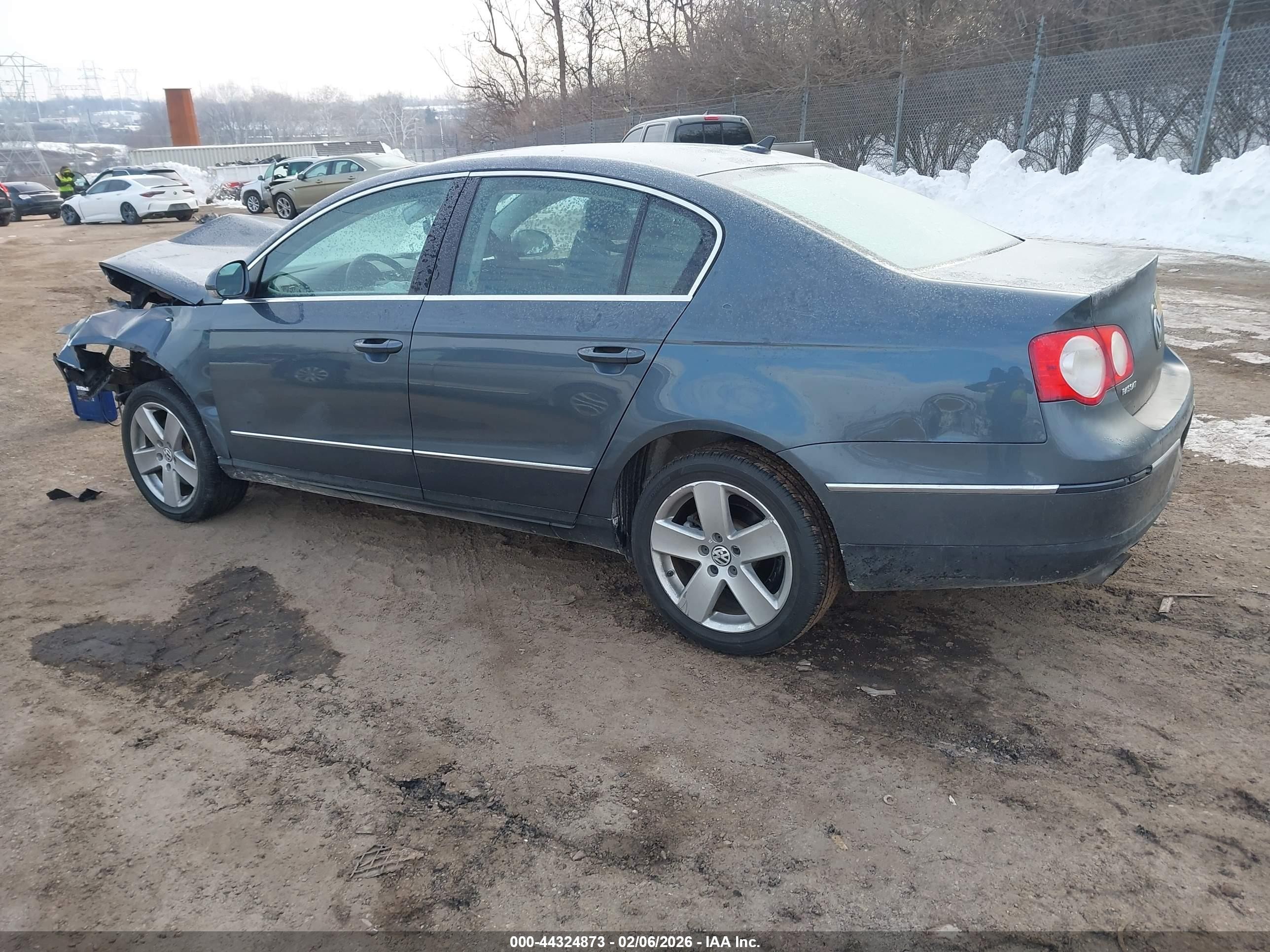 2009 Volkswagen Passat Komfort Gray vin: WVWJK73C59P025994