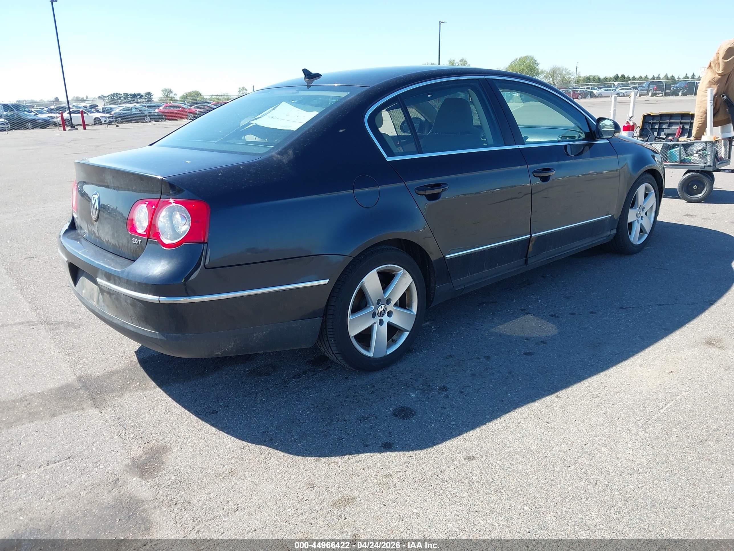 2009 Volkswagen Passat Komfort Black vin: WVWJK73C59P050376
