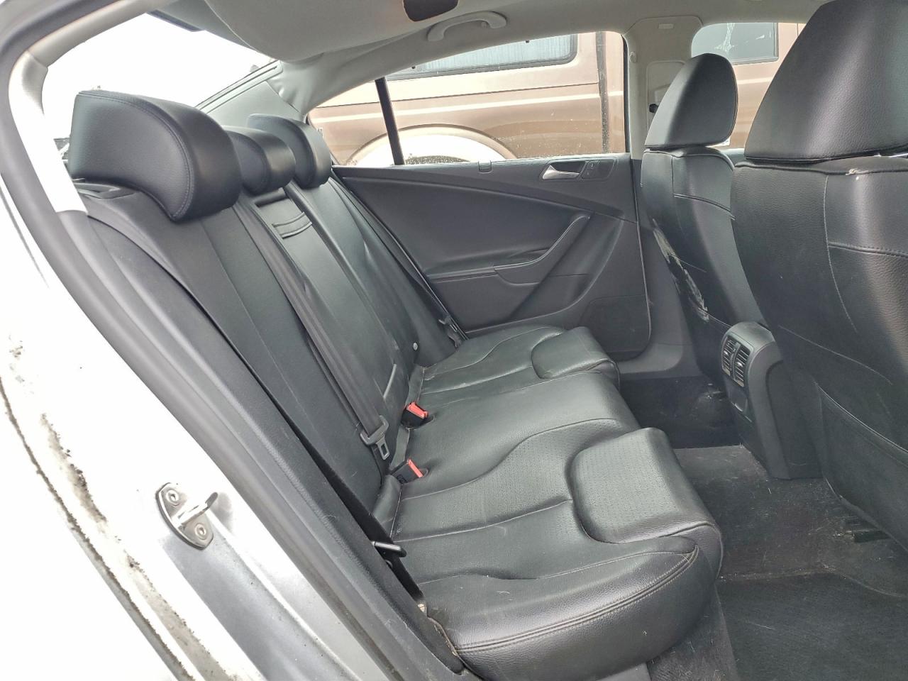 2009 Volkswagen Passat Turbo Silver vin: WVWJK73C69P008430