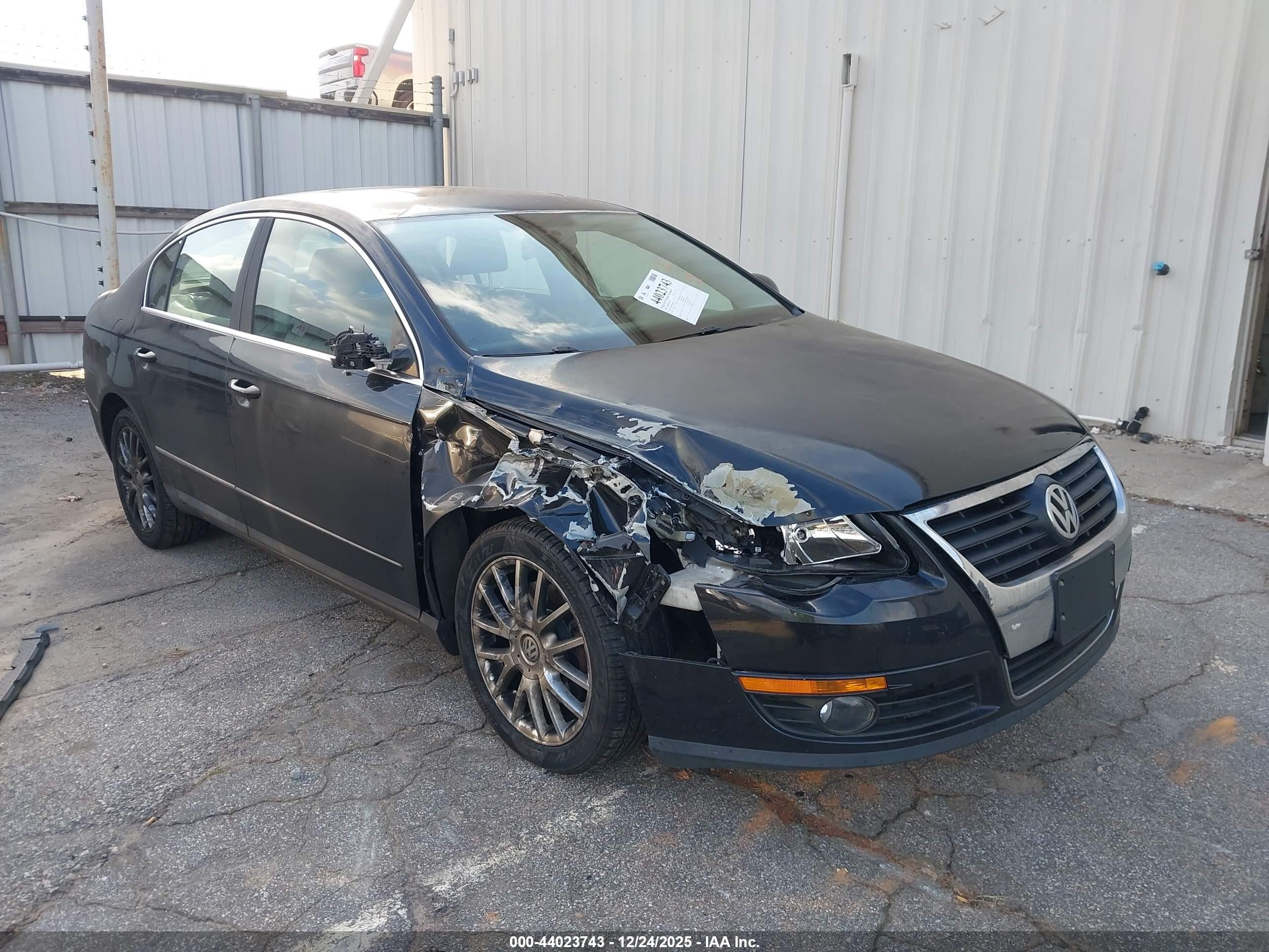 2009 Volkswagen Passat Komfort Blue vin: WVWJK73C69P038916
