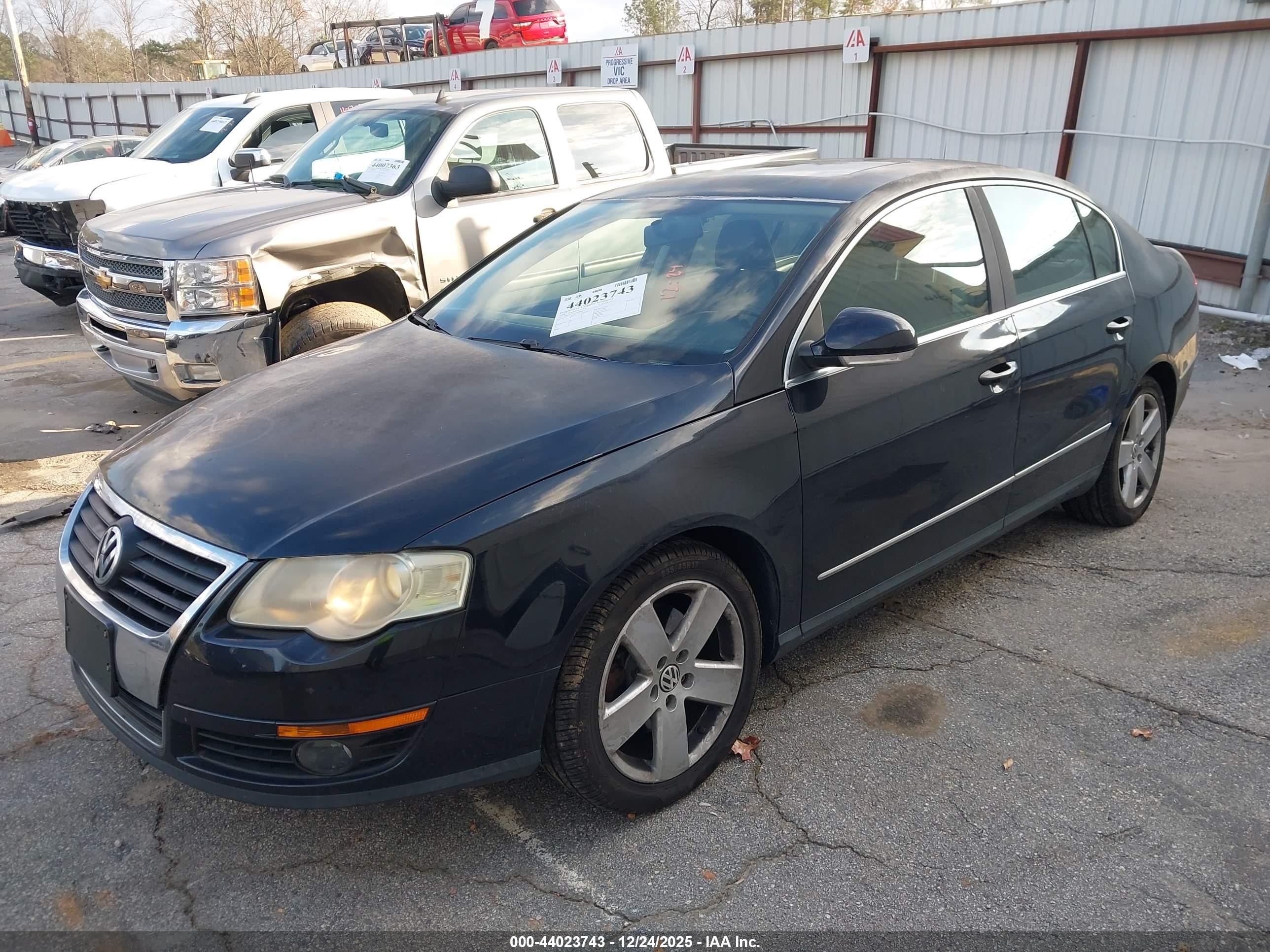 2009 Volkswagen Passat Komfort Blue vin: WVWJK73C69P038916