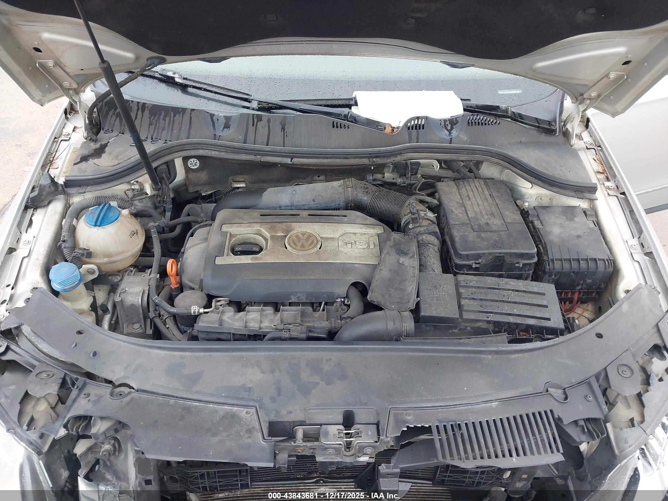 2009 Volkswagen Passat Komfort Silver vin: WVWJK73C69P040536