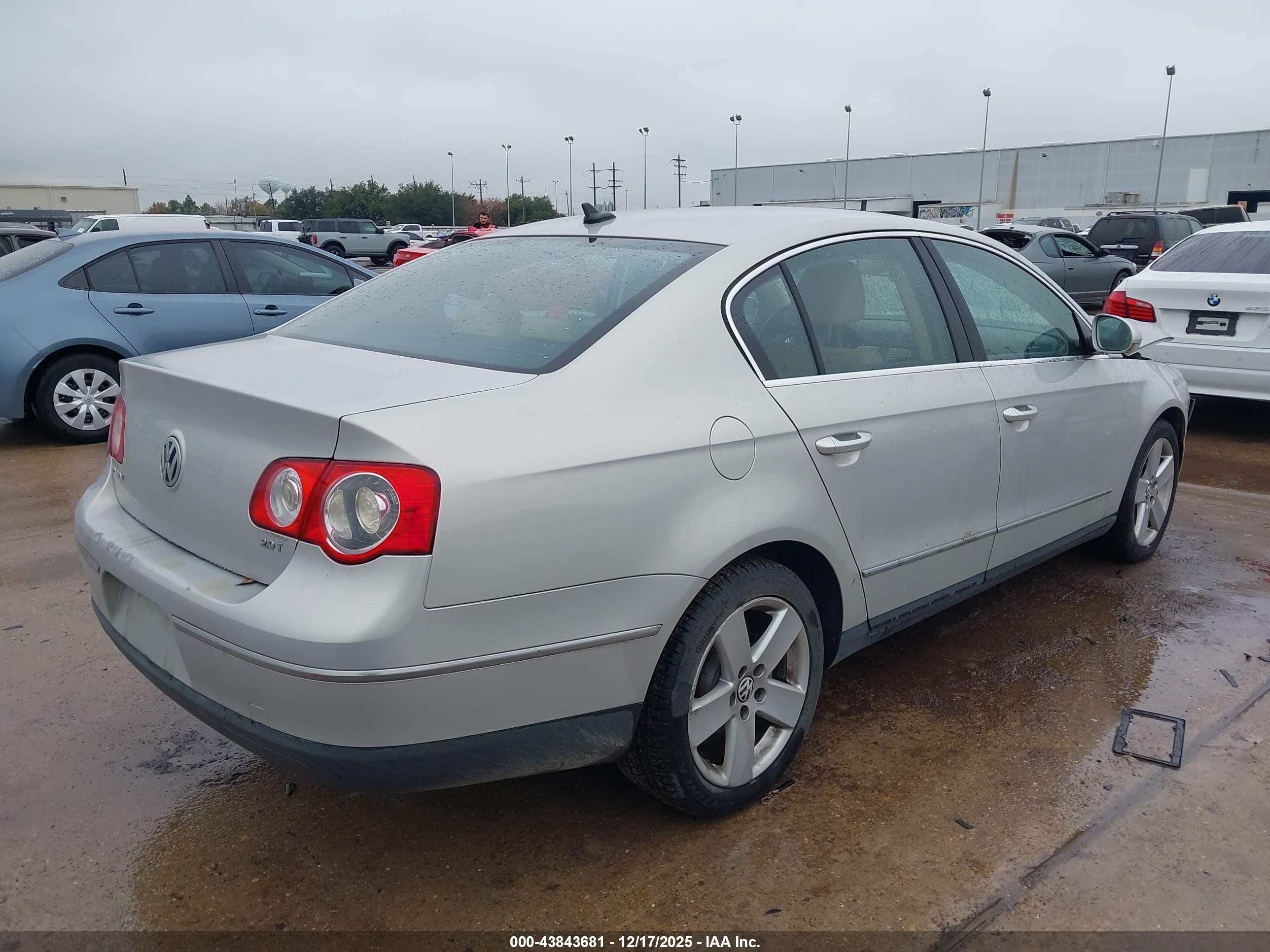 2009 Volkswagen Passat Komfort Silver vin: WVWJK73C69P040536
