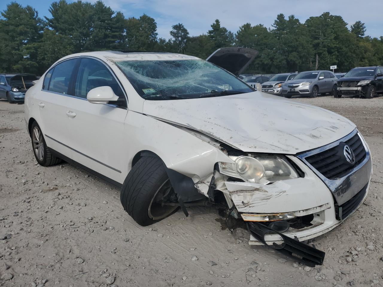2009 Volkswagen Passat Turbo White vin: WVWJK73C69P047860