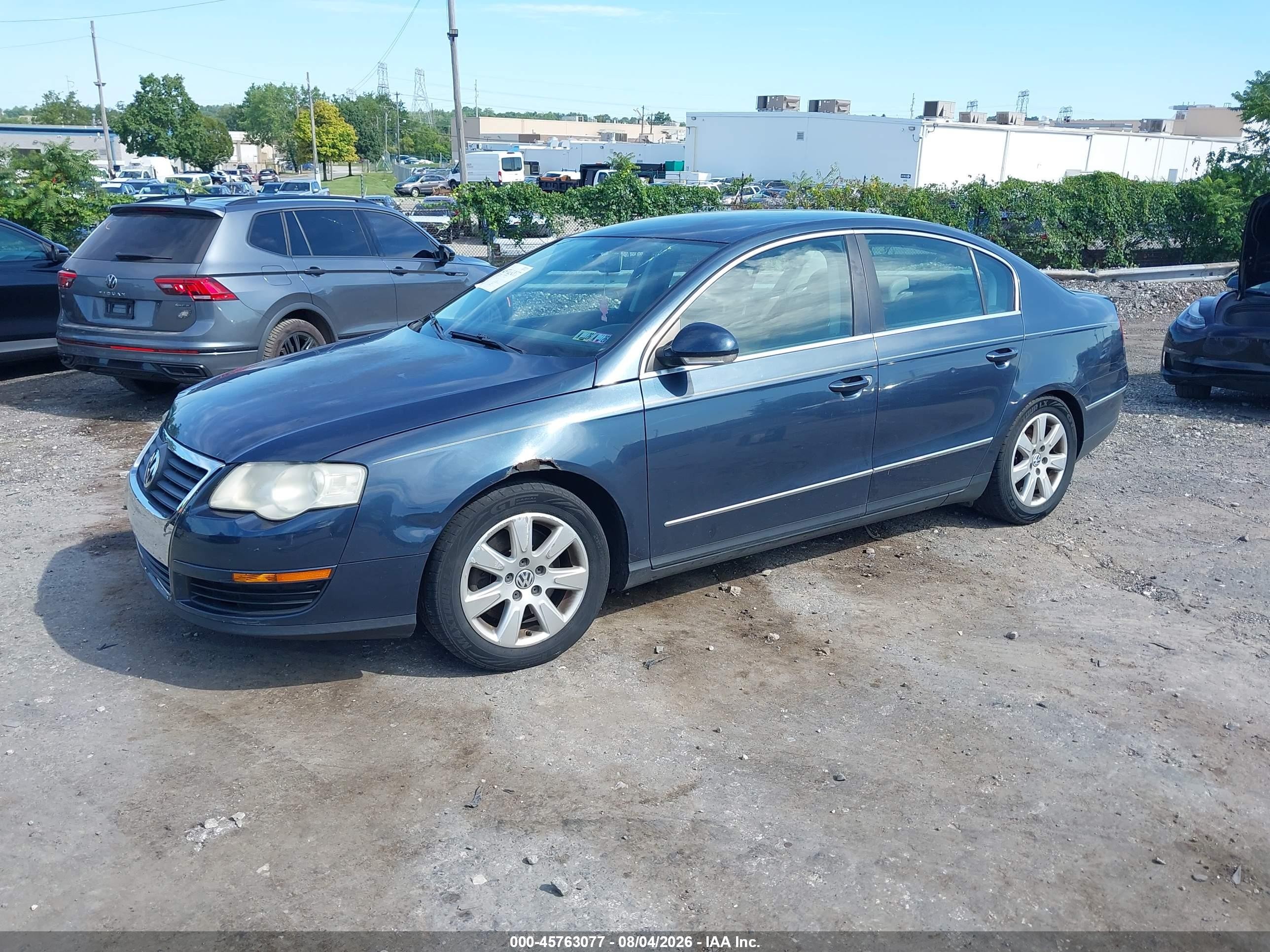 2008 Volkswagen Passat Turbo Dark Blue vin: WVWJK73C78P067775