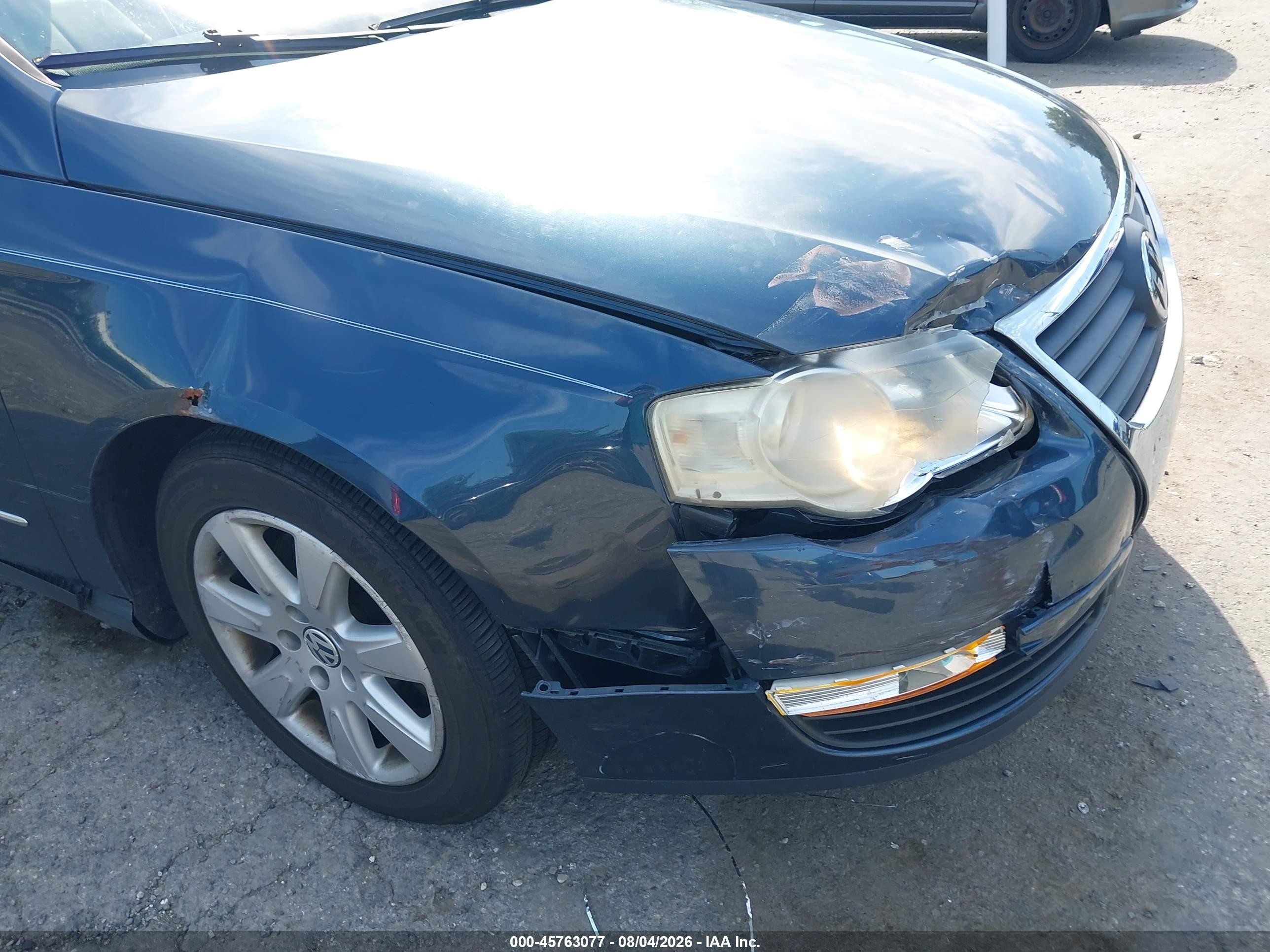 2008 Volkswagen Passat Turbo Dark Blue vin: WVWJK73C78P067775