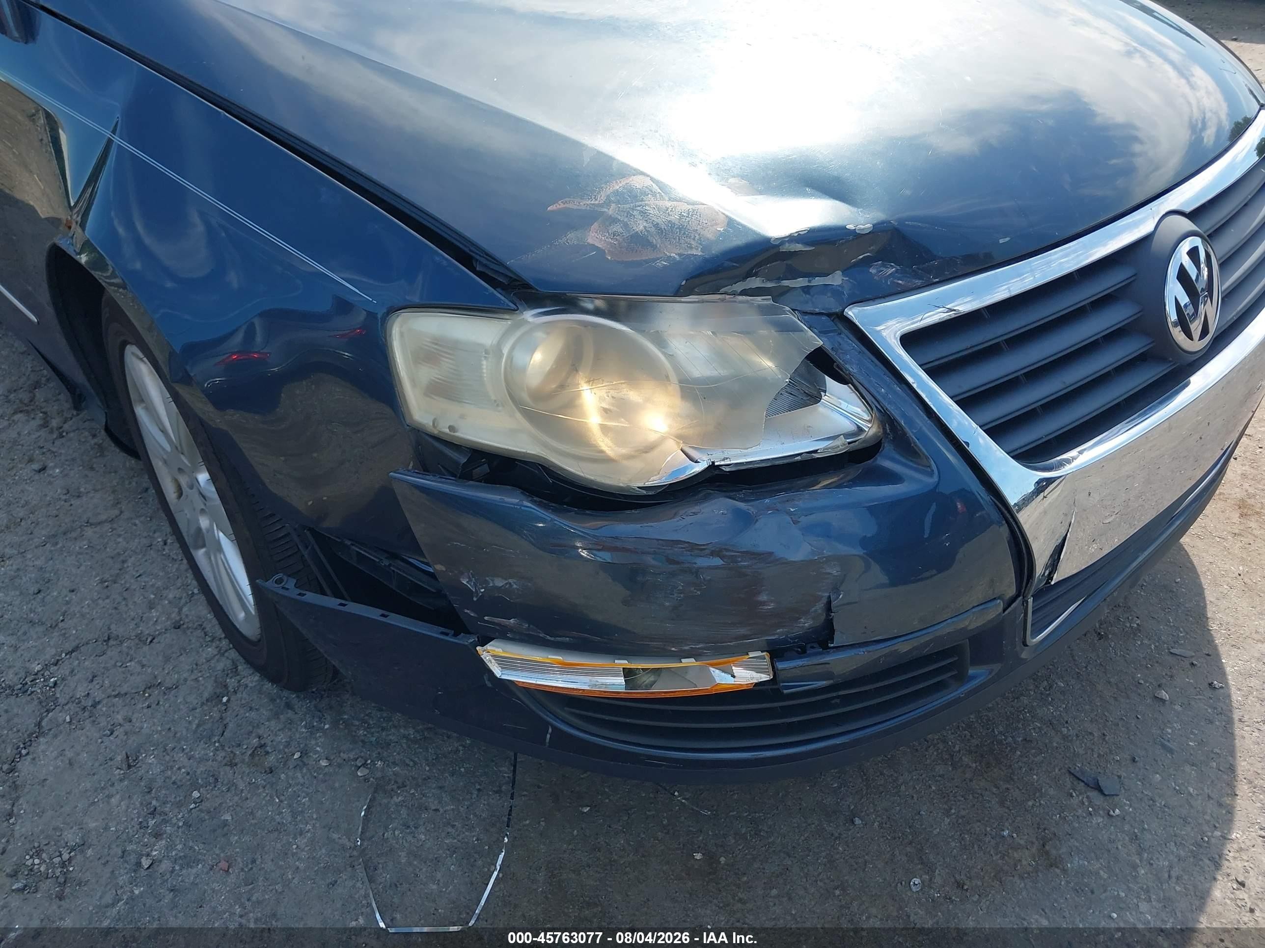 2008 Volkswagen Passat Turbo Dark Blue vin: WVWJK73C78P067775