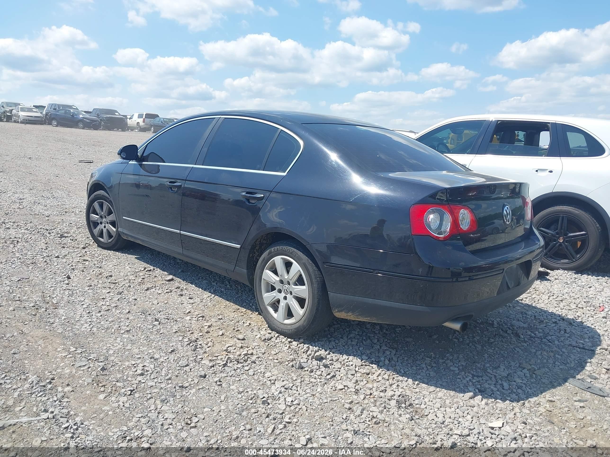 2008 Volkswagen Passat Turbo Black vin: WVWJK73C78P070045