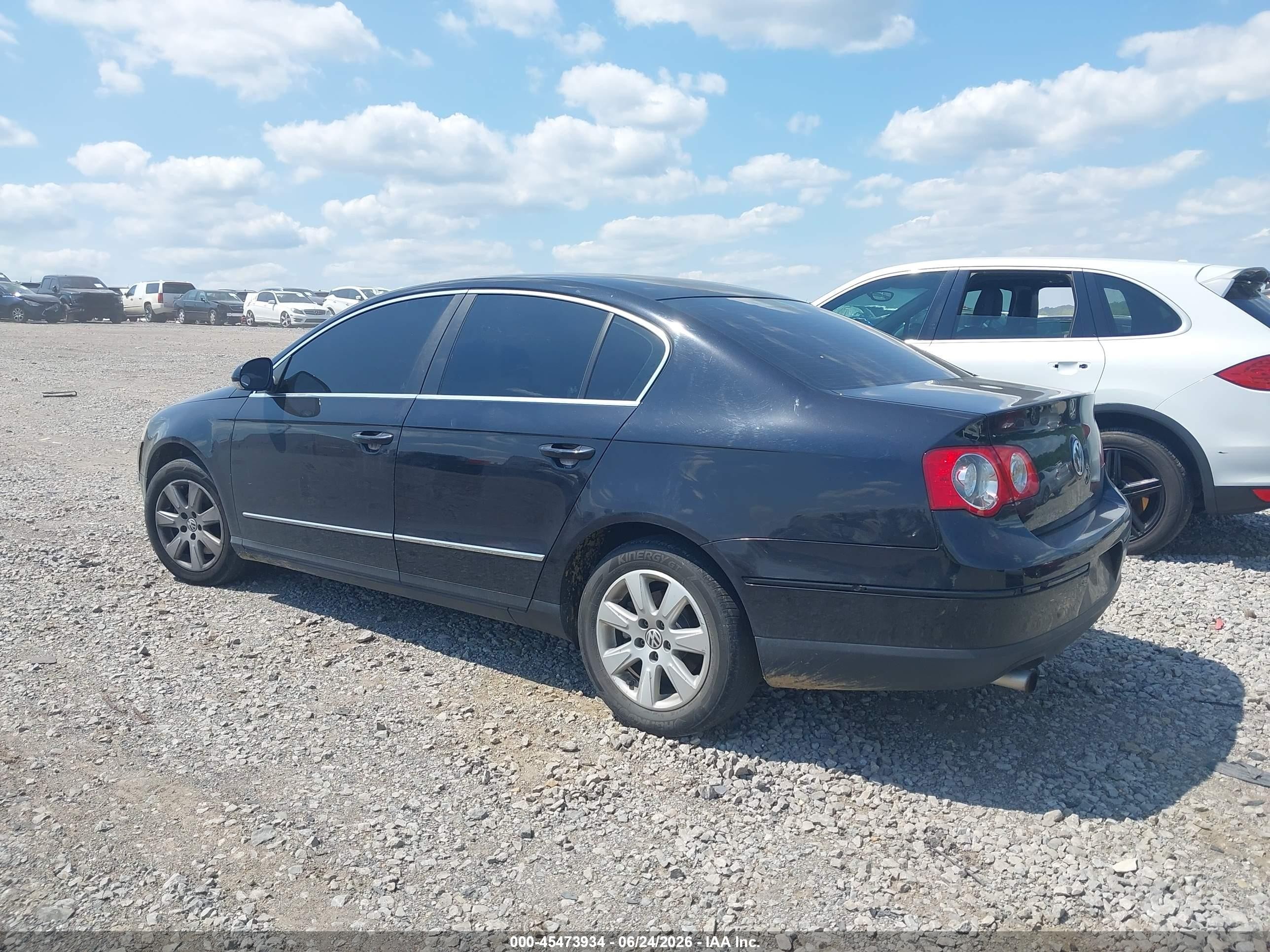 2008 Volkswagen Passat Turbo Black vin: WVWJK73C78P070045