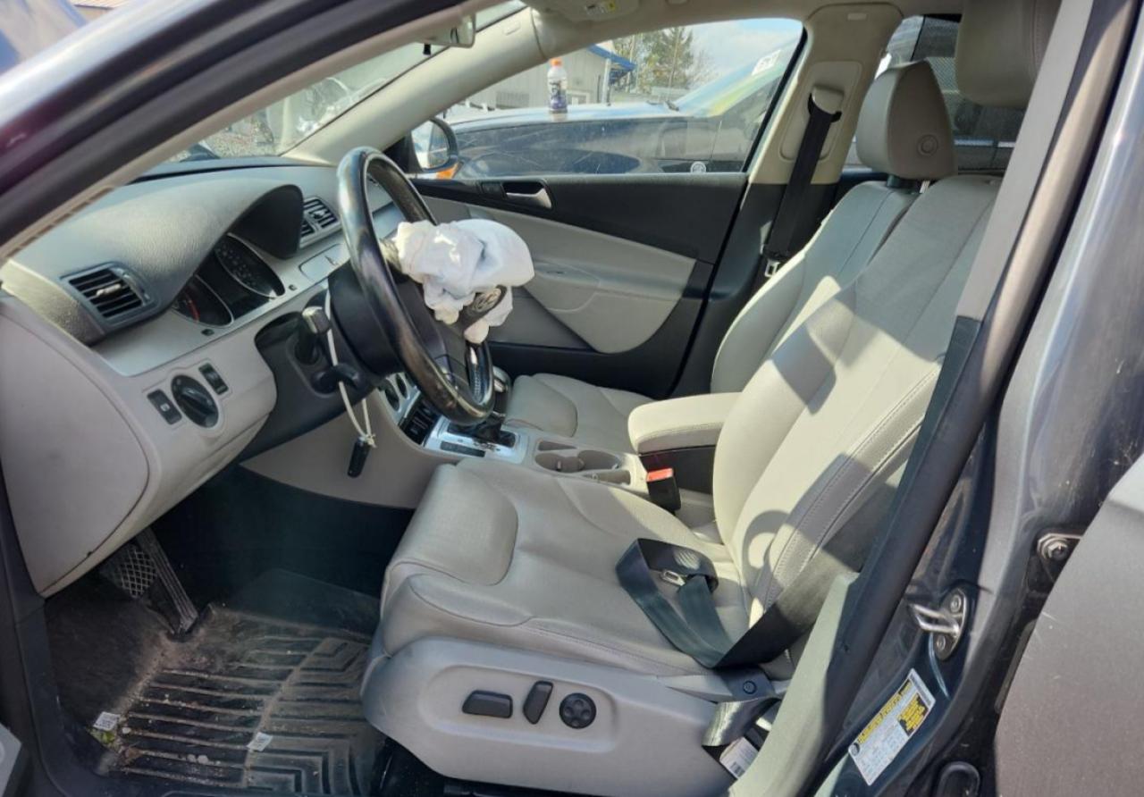 2009 Volkswagen Passat Turbo Gray vin: WVWJK73C79P056079