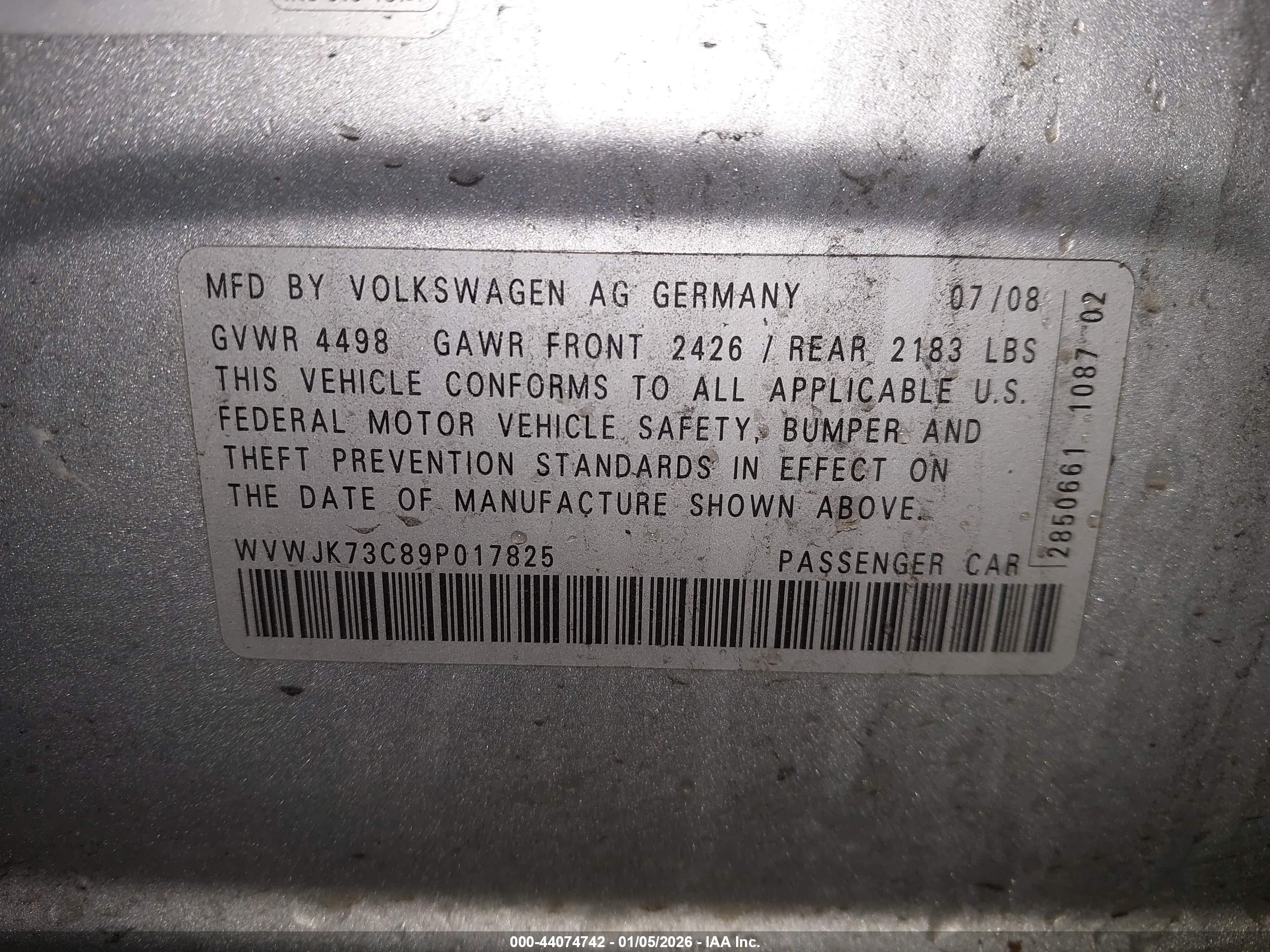 2009 Volkswagen Passat Komfort Silver vin: WVWJK73C89P017825