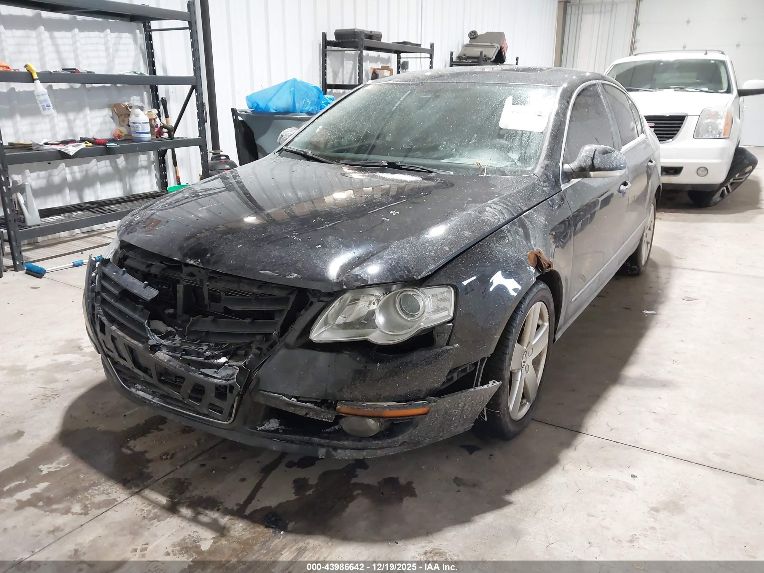 2009 Volkswagen Passat Komfort Черный vin: WVWJK73C89P027805