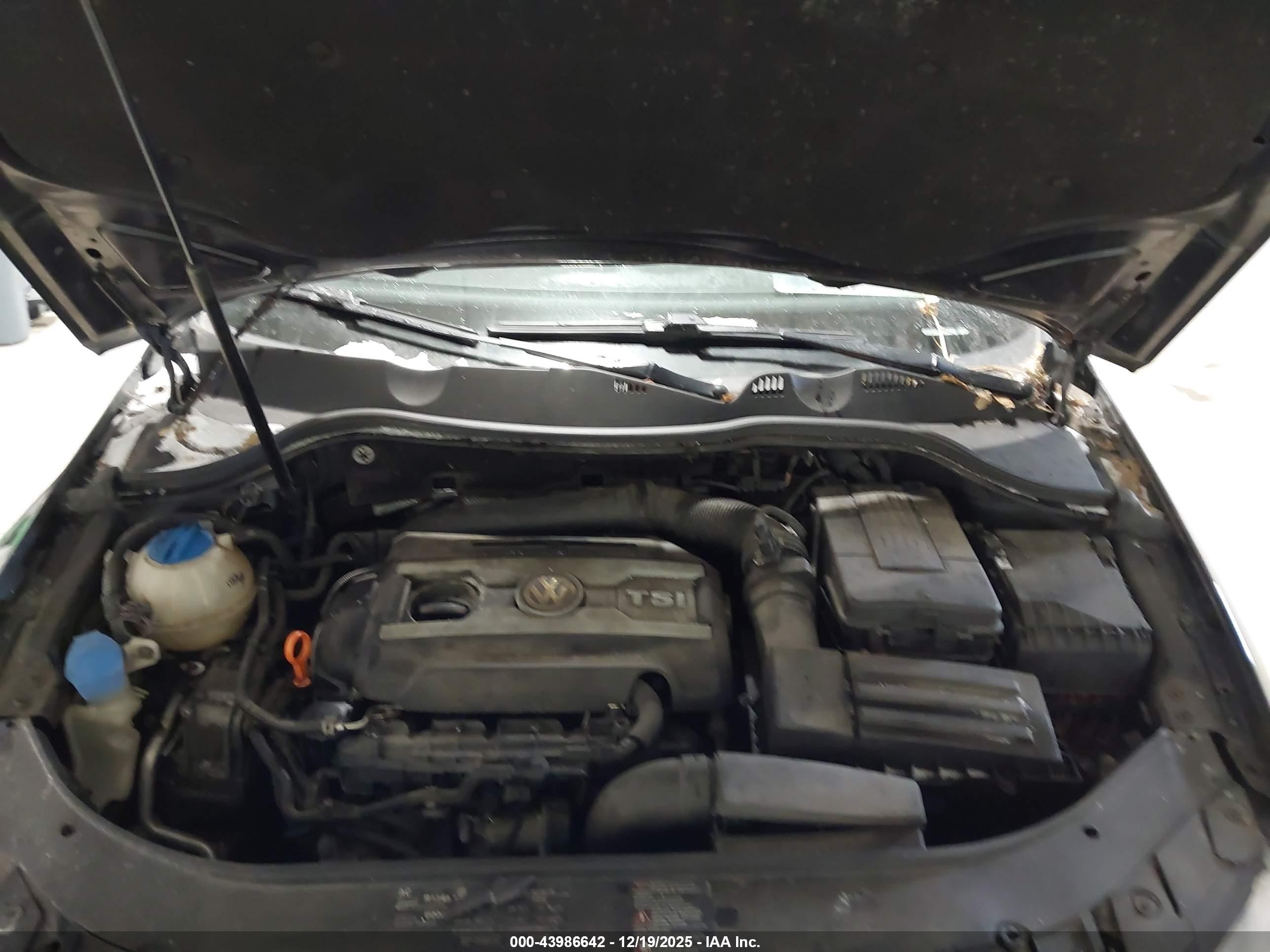 2009 Volkswagen Passat Komfort Черный vin: WVWJK73C89P027805
