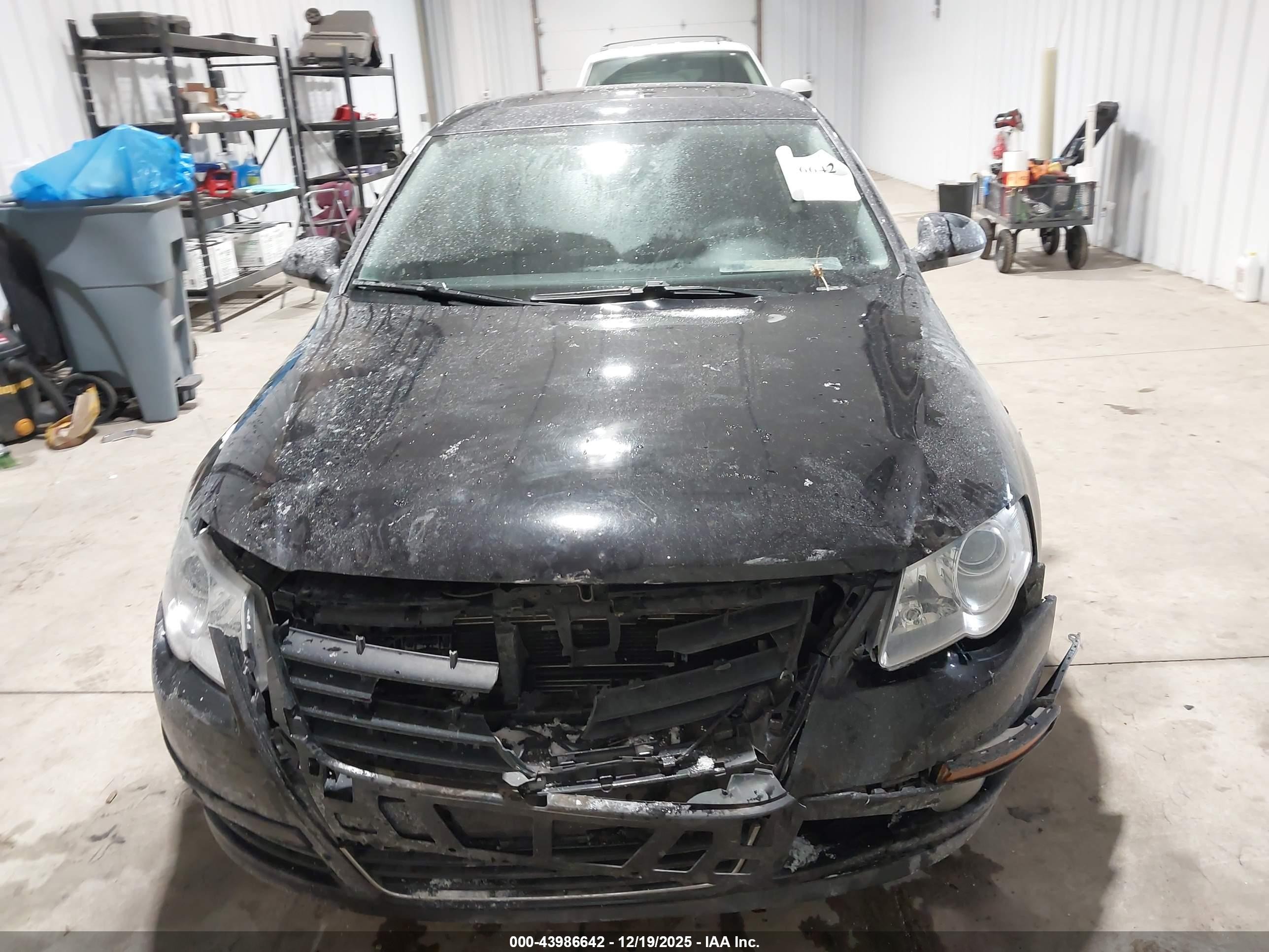 2009 Volkswagen Passat Komfort Черный vin: WVWJK73C89P027805