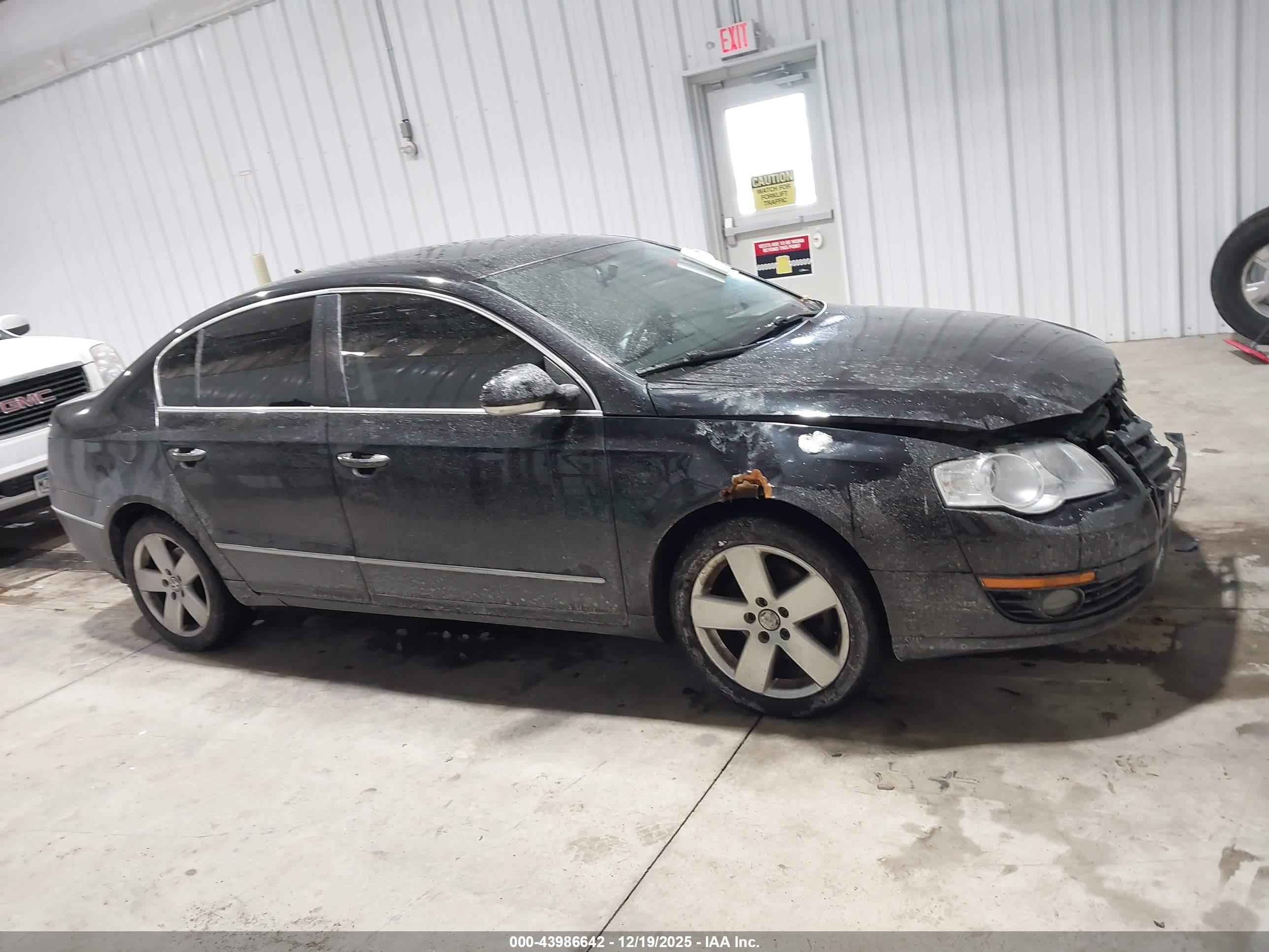 2009 Volkswagen Passat Komfort Черный vin: WVWJK73C89P027805
