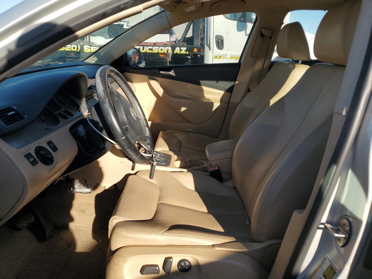 2009 Volkswagen Passat Turbo Silver vin: WVWJK73C89P029828