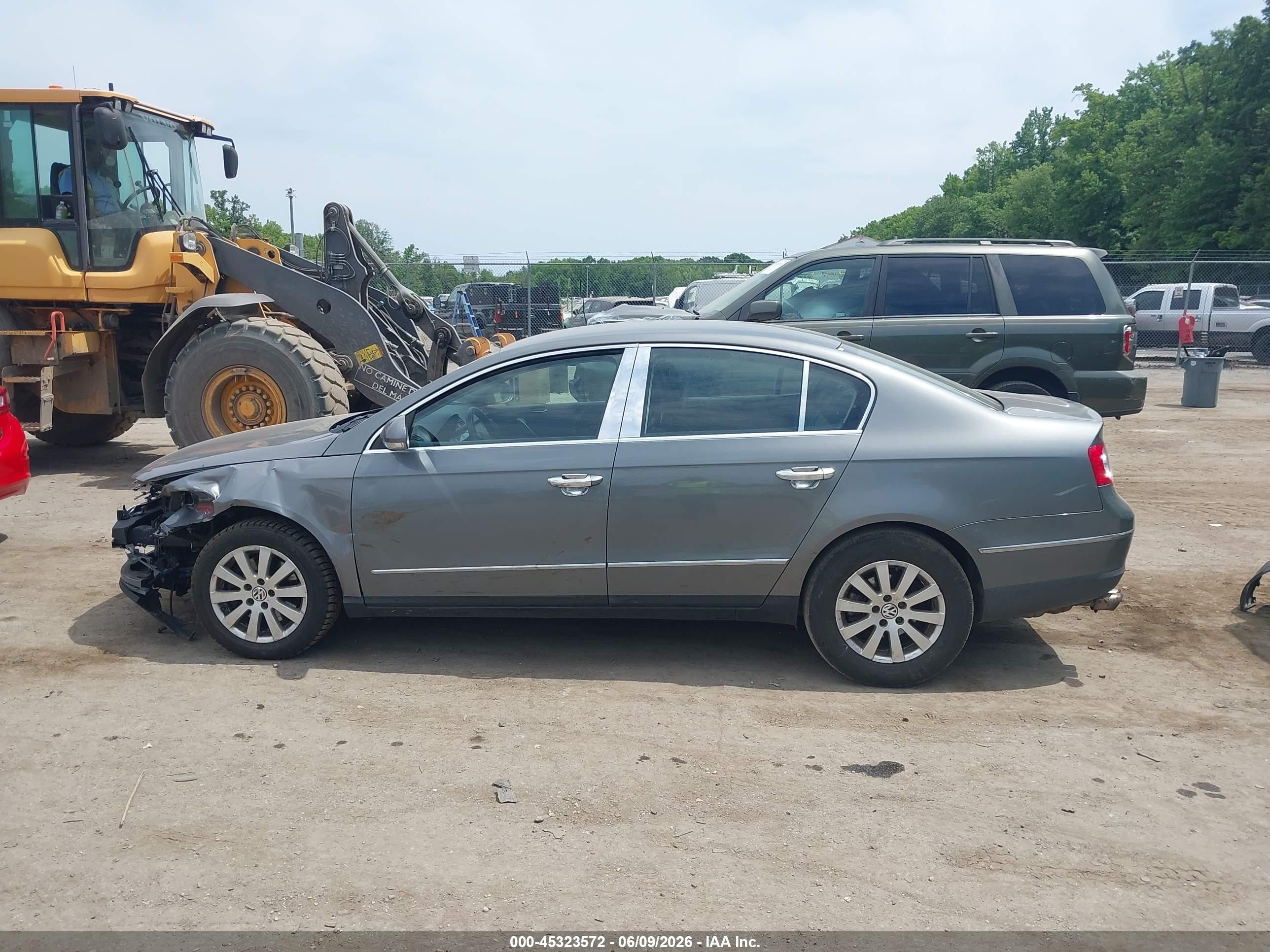 2008 Volkswagen Passat Turbo Gray vin: WVWJK73C98P112313