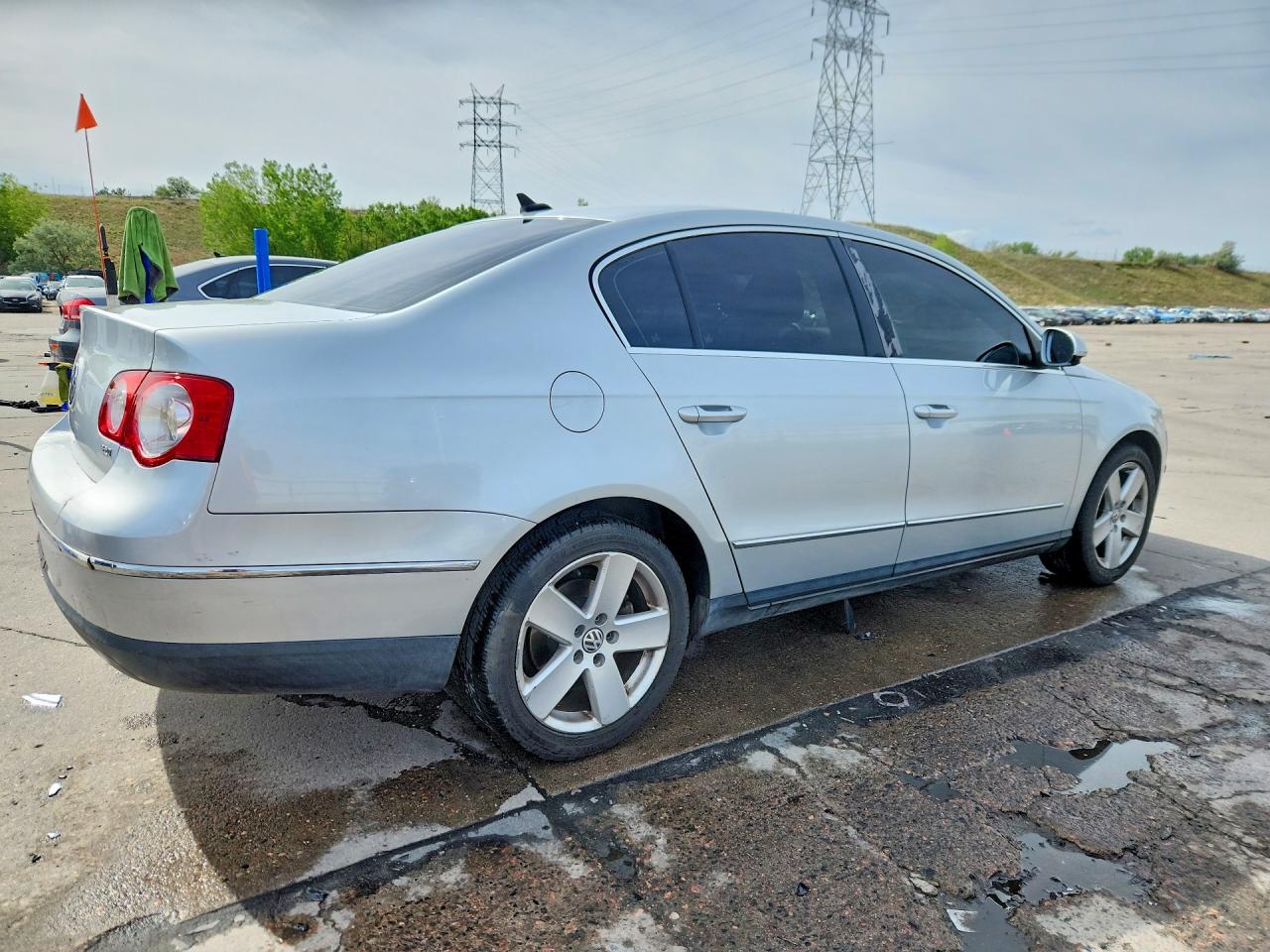 2009 Volkswagen Passat Turbo Silver vin: WVWJK73C99P028719