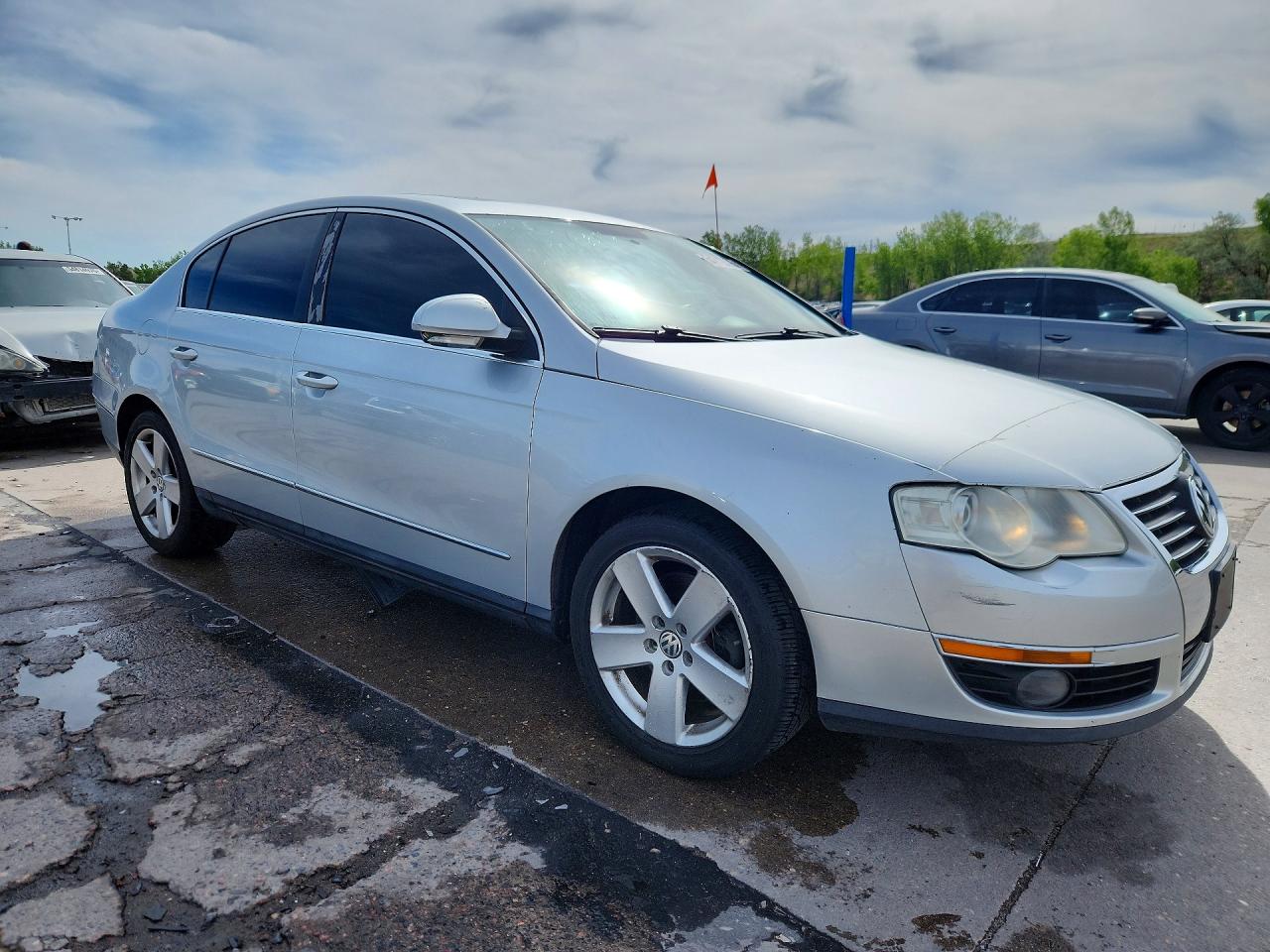 2009 Volkswagen Passat Turbo Silver vin: WVWJK73C99P028719