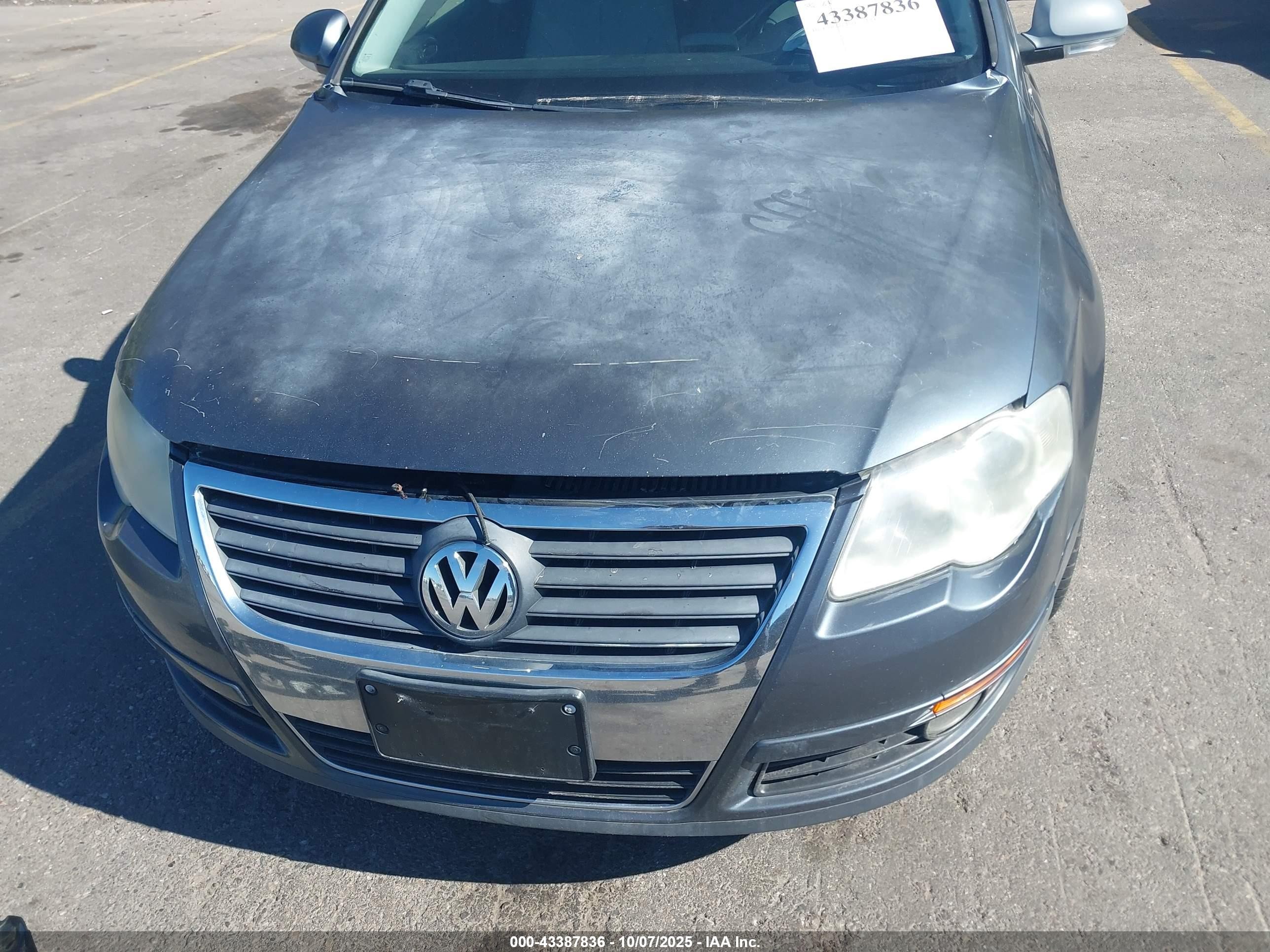 2009 Volkswagen Passat Komfort Gray vin: WVWJK73C99P049411