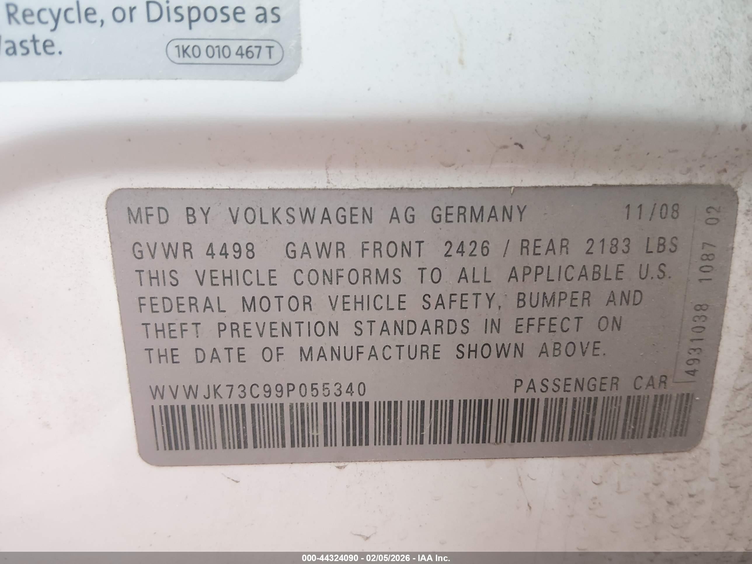 2009 Volkswagen Passat Komfort White vin: WVWJK73C99P055340