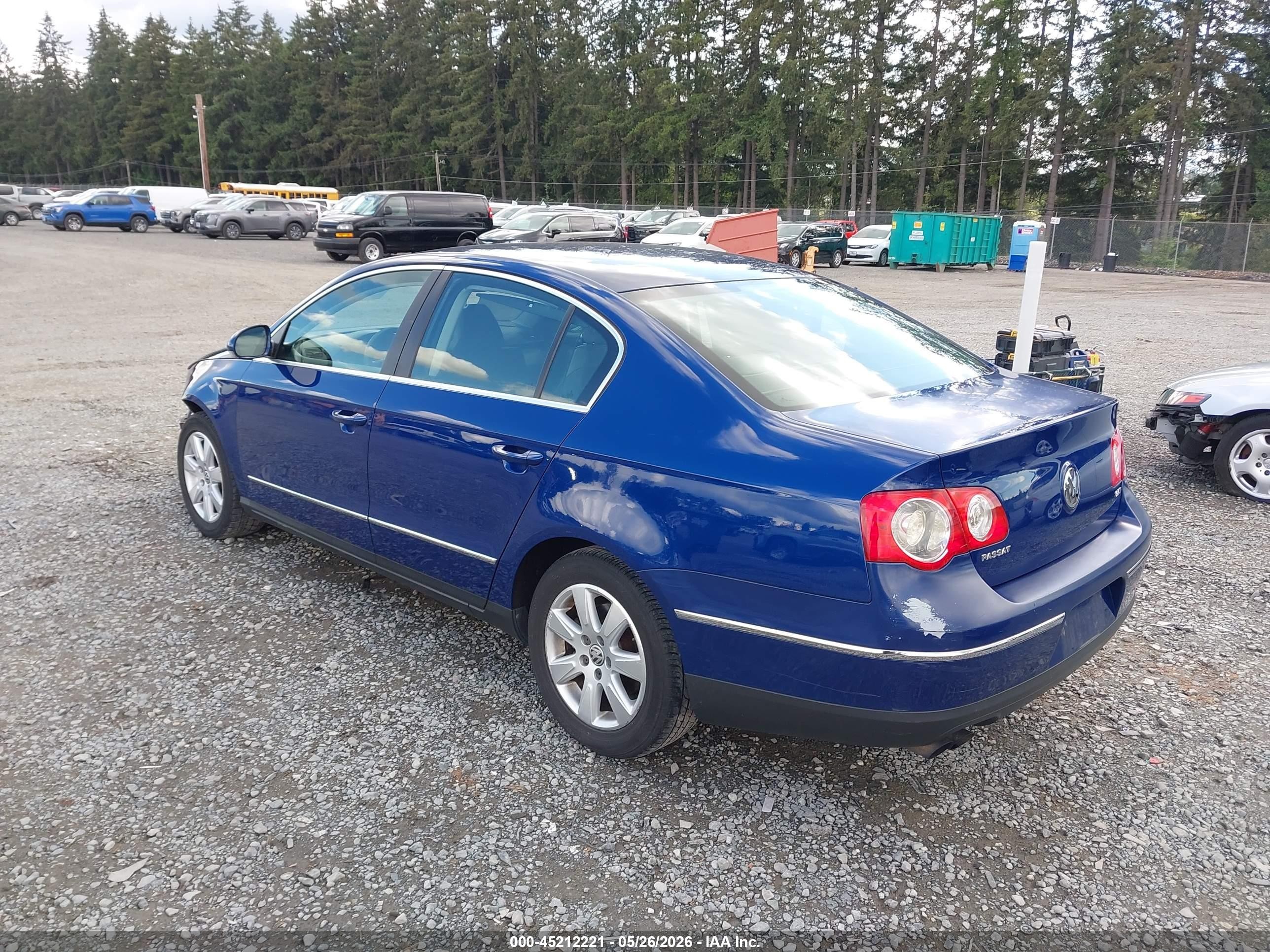 2008 Volkswagen Passat Turbo Blue vin: WVWJK73CX8P089981