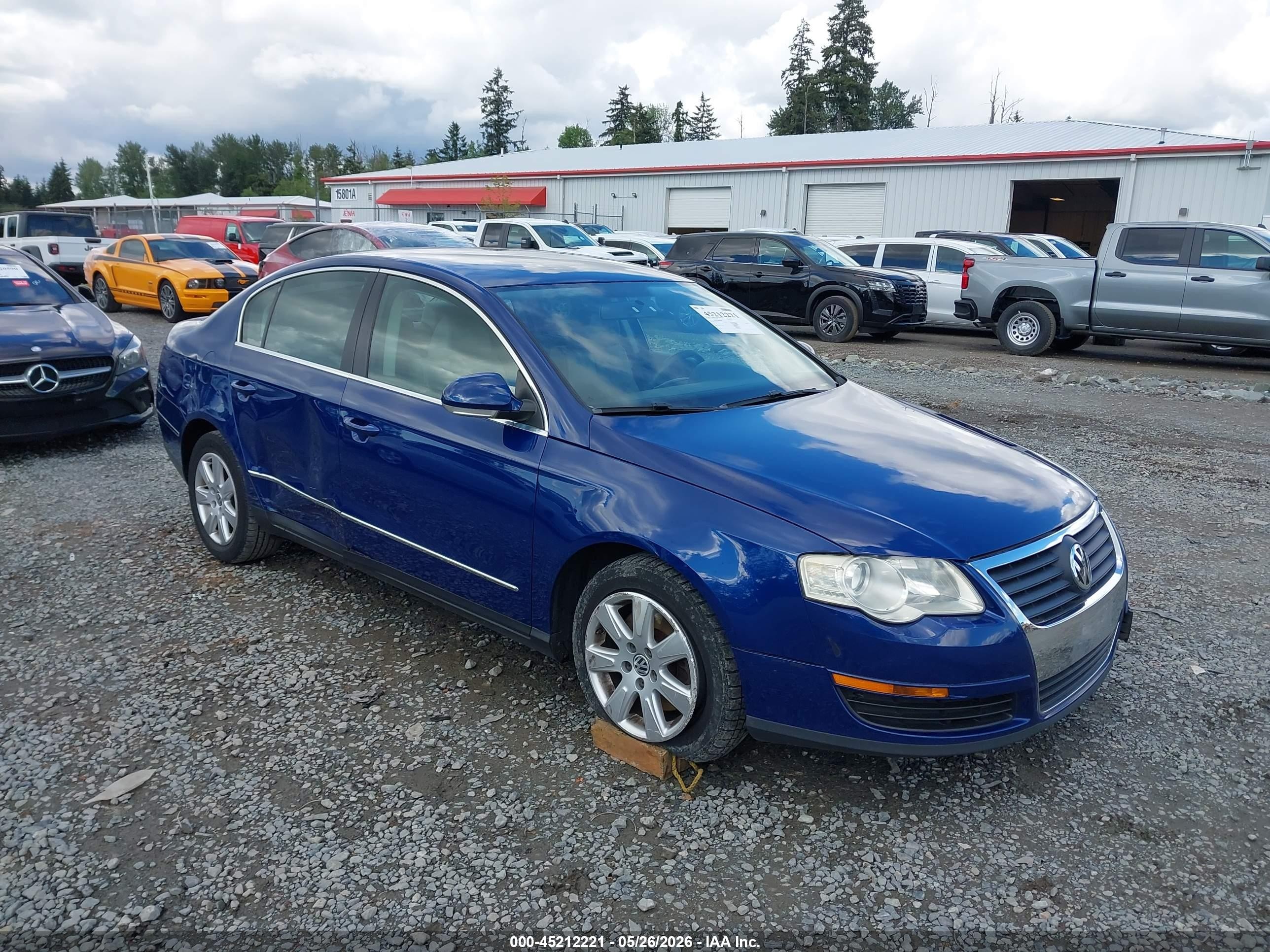 2008 Volkswagen Passat Turbo Blue vin: WVWJK73CX8P089981