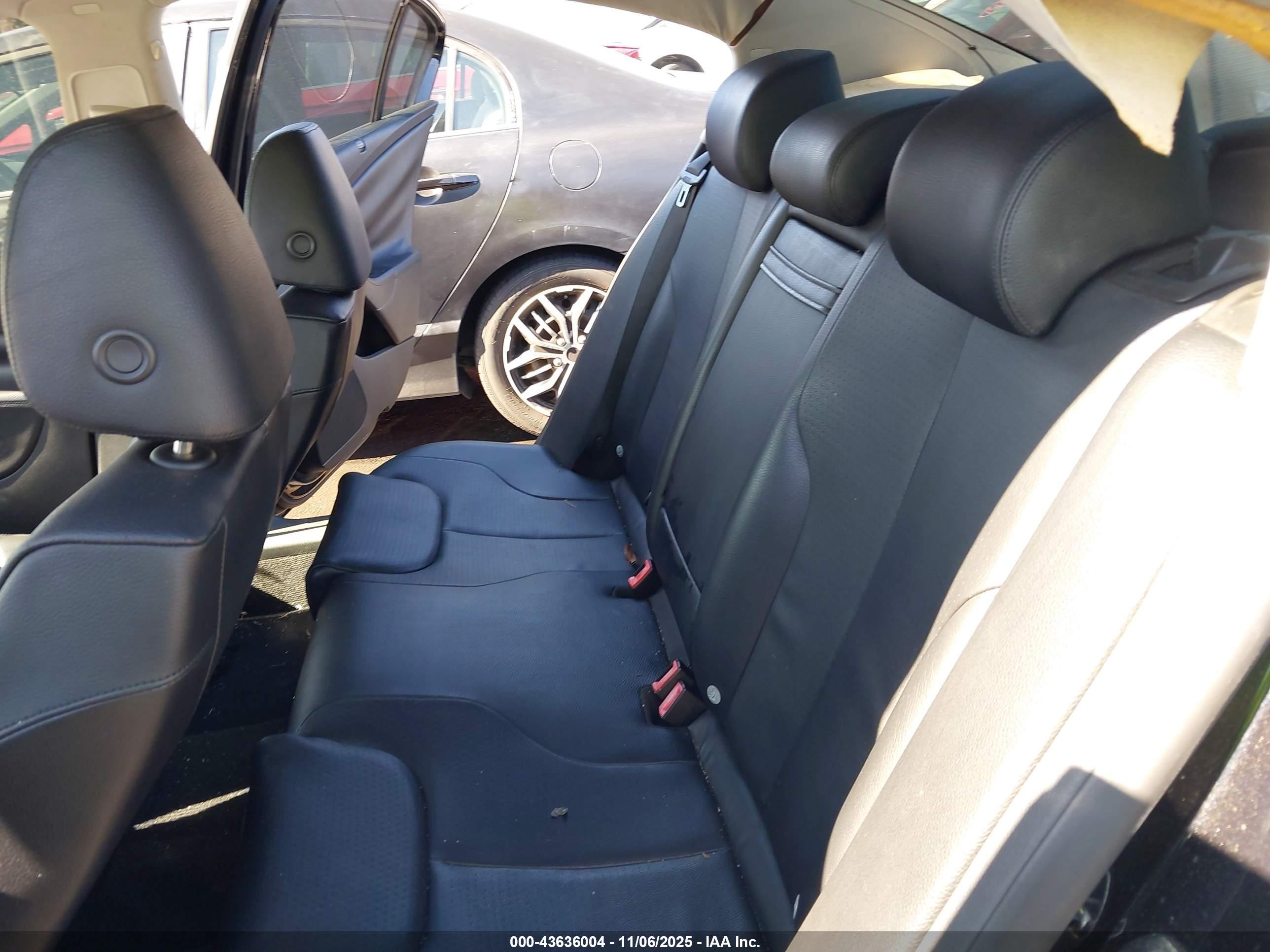 2009 Volkswagen Passat Komfort Черный vin: WVWJK73CX9P042466