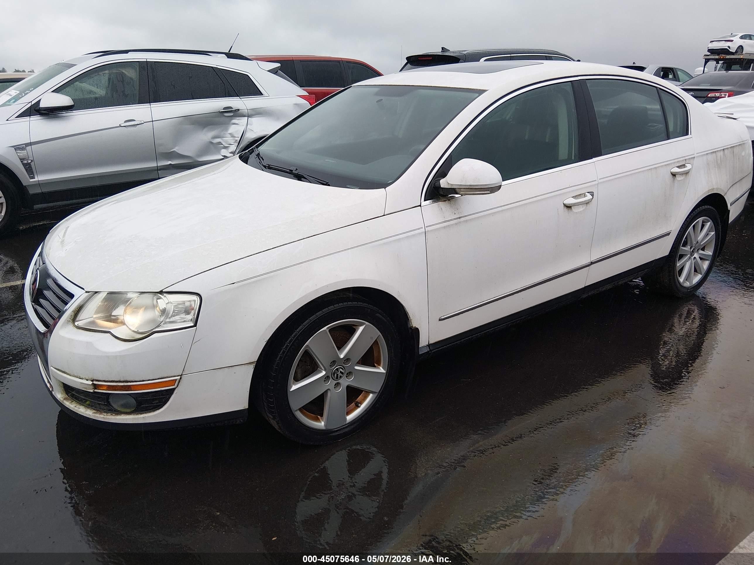 2009 Volkswagen Passat Komfort Белый vin: WVWJK73CX9P053242