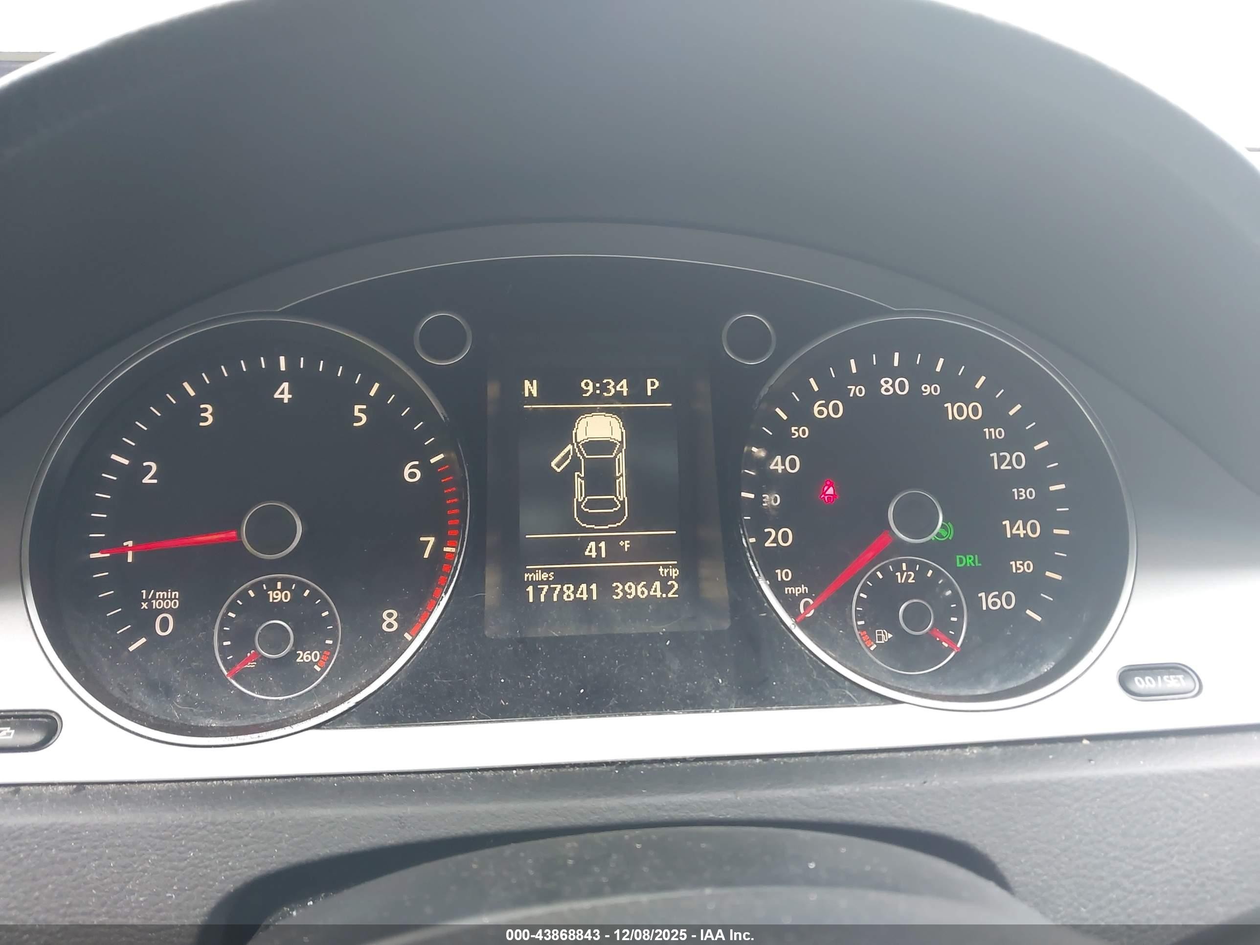 2009 Volkswagen Passat Komfort Black vin: WVWJK73CX9P059882