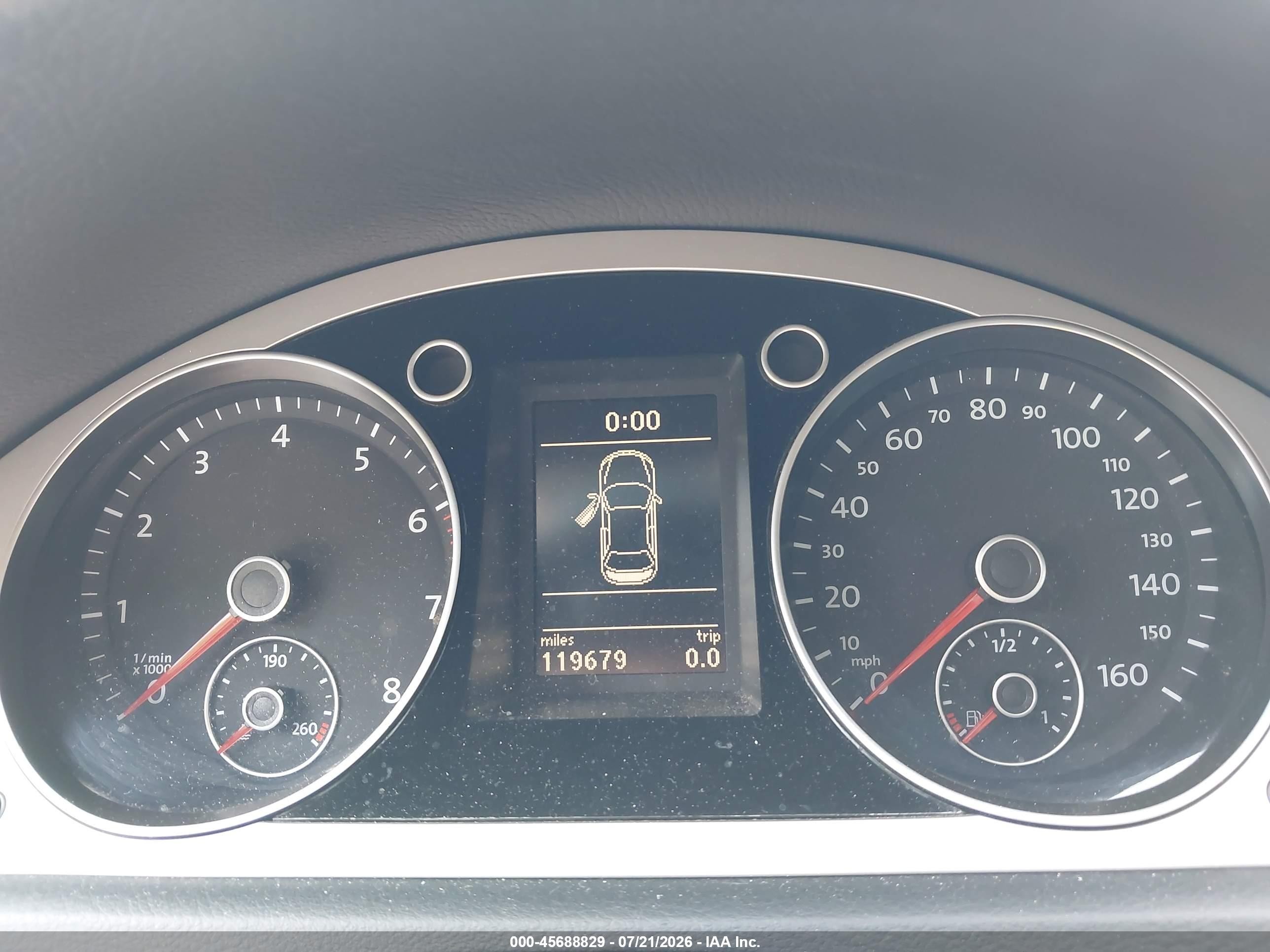 2010 Volkswagen Passat Komfort Silver vin: WVWJK7AN2AE076440